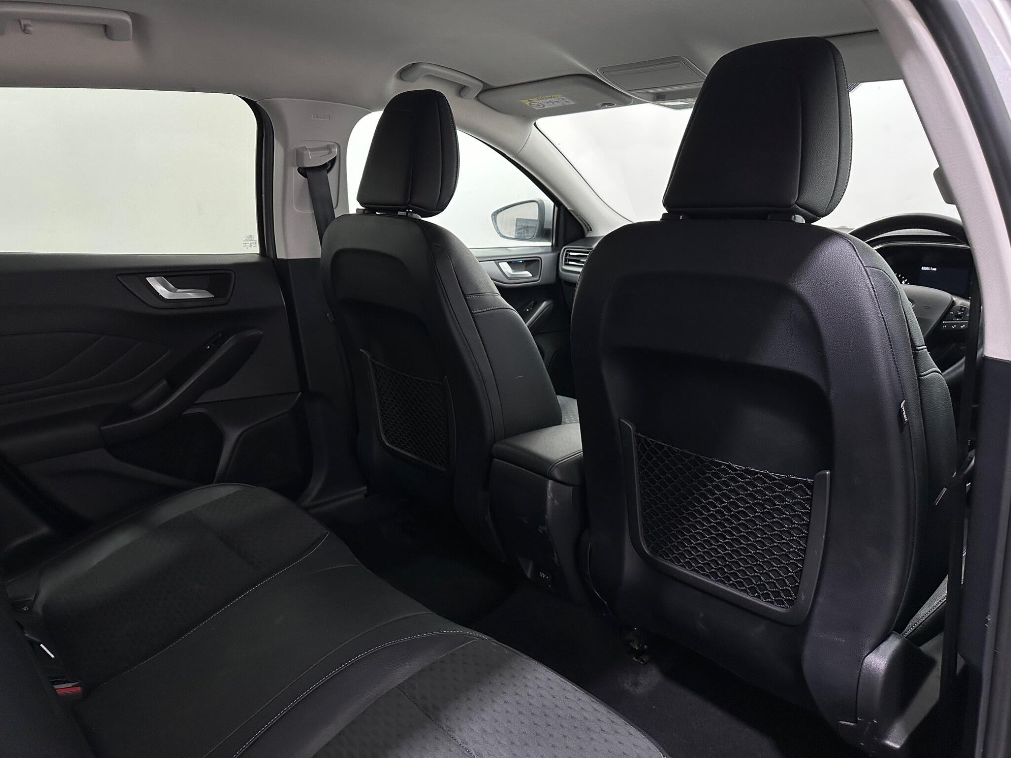 Ford Focus view 40