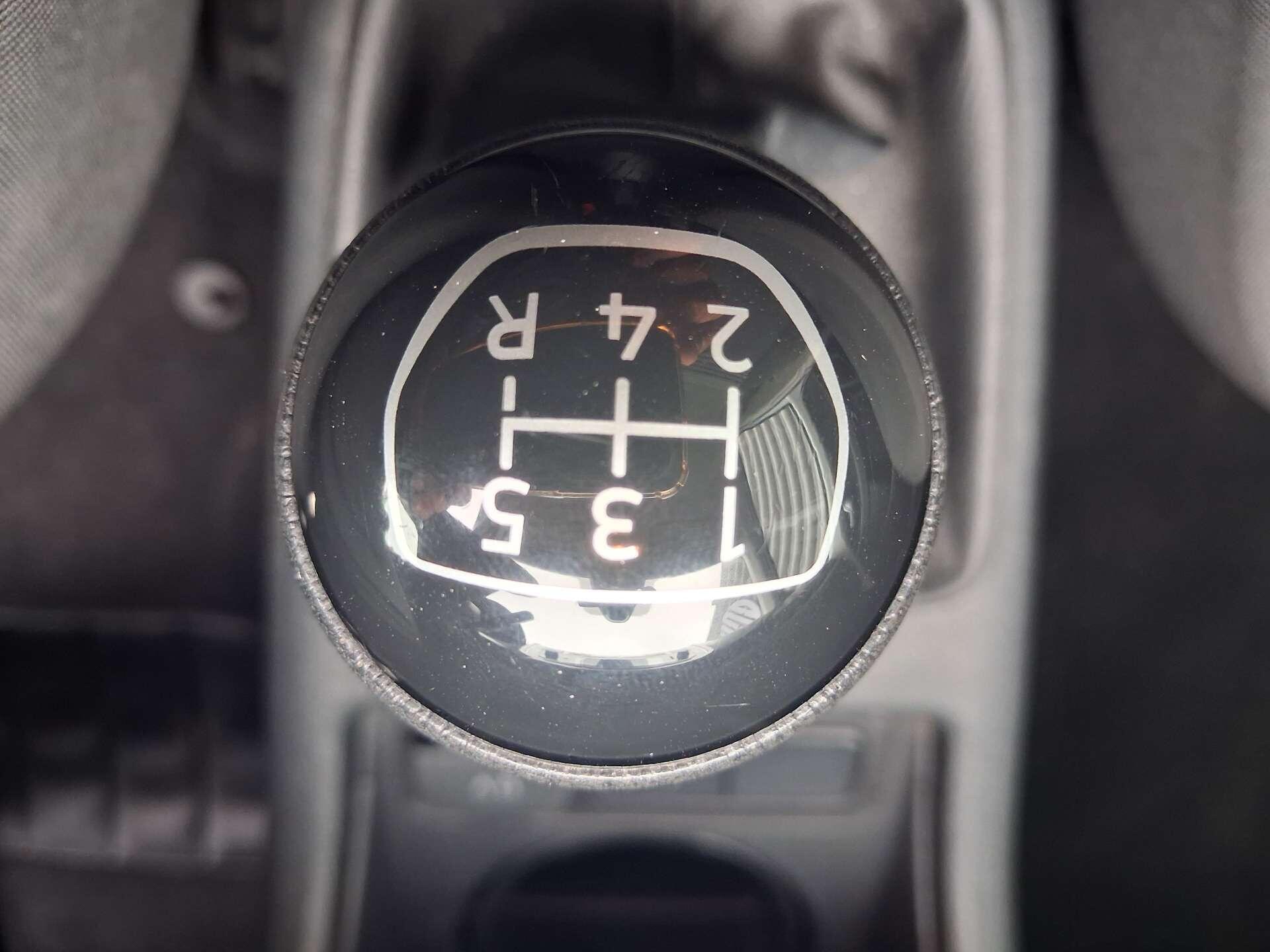 Volkswagen up! view 13