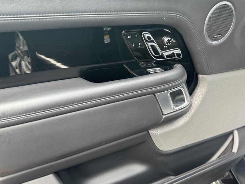 2018 Land Rover Range Rover image 60
