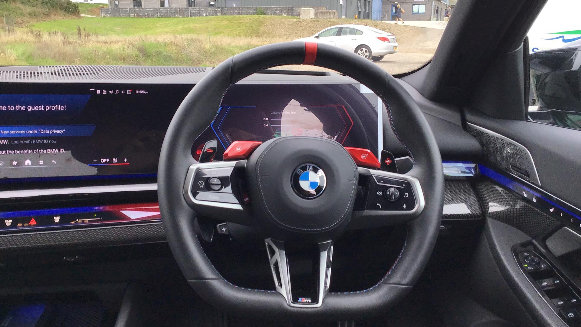 BMW M5 view 5