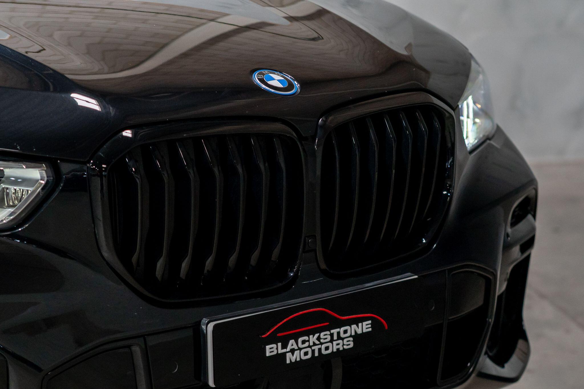 BMW X5 view 40