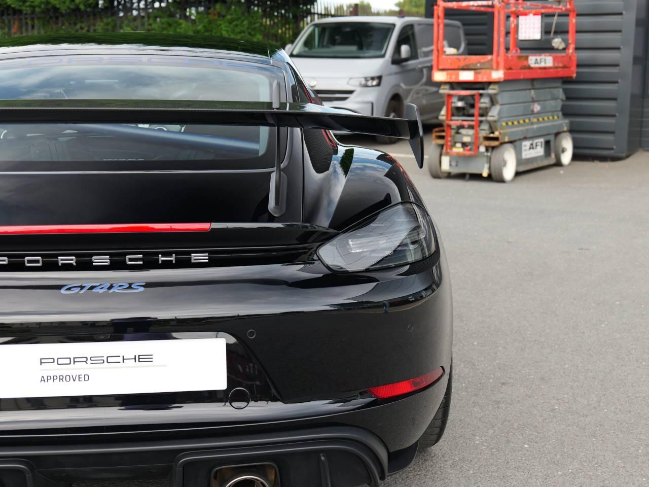Porsche Cayman view 16