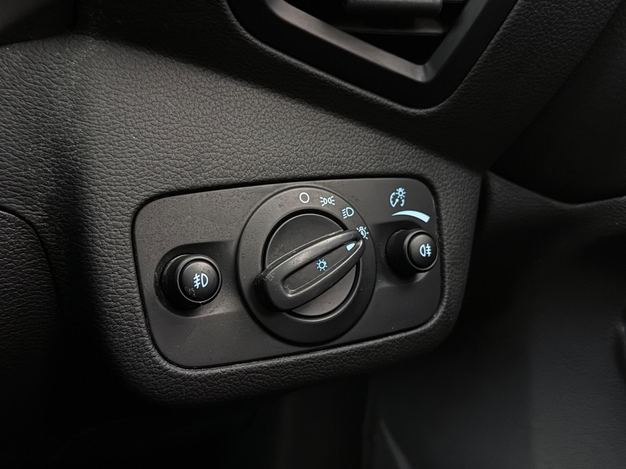 Ford Kuga view 16