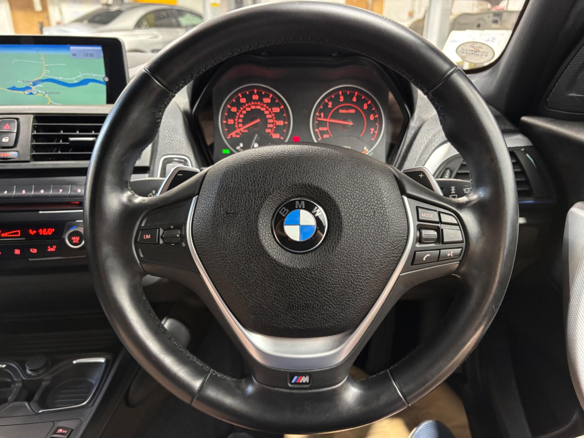BMW 1 Series view 32