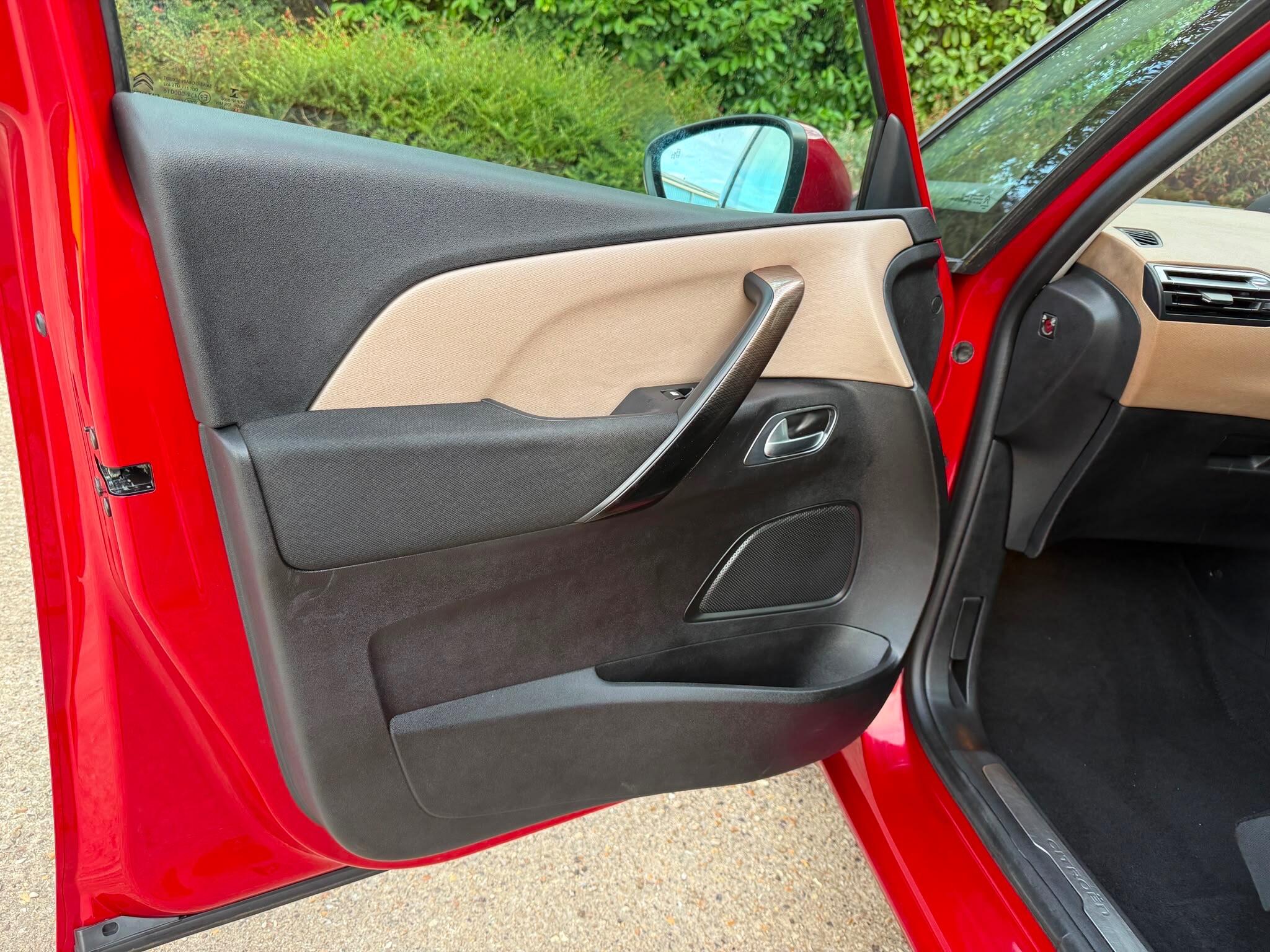 Citroen Grand C4 Picasso view 22