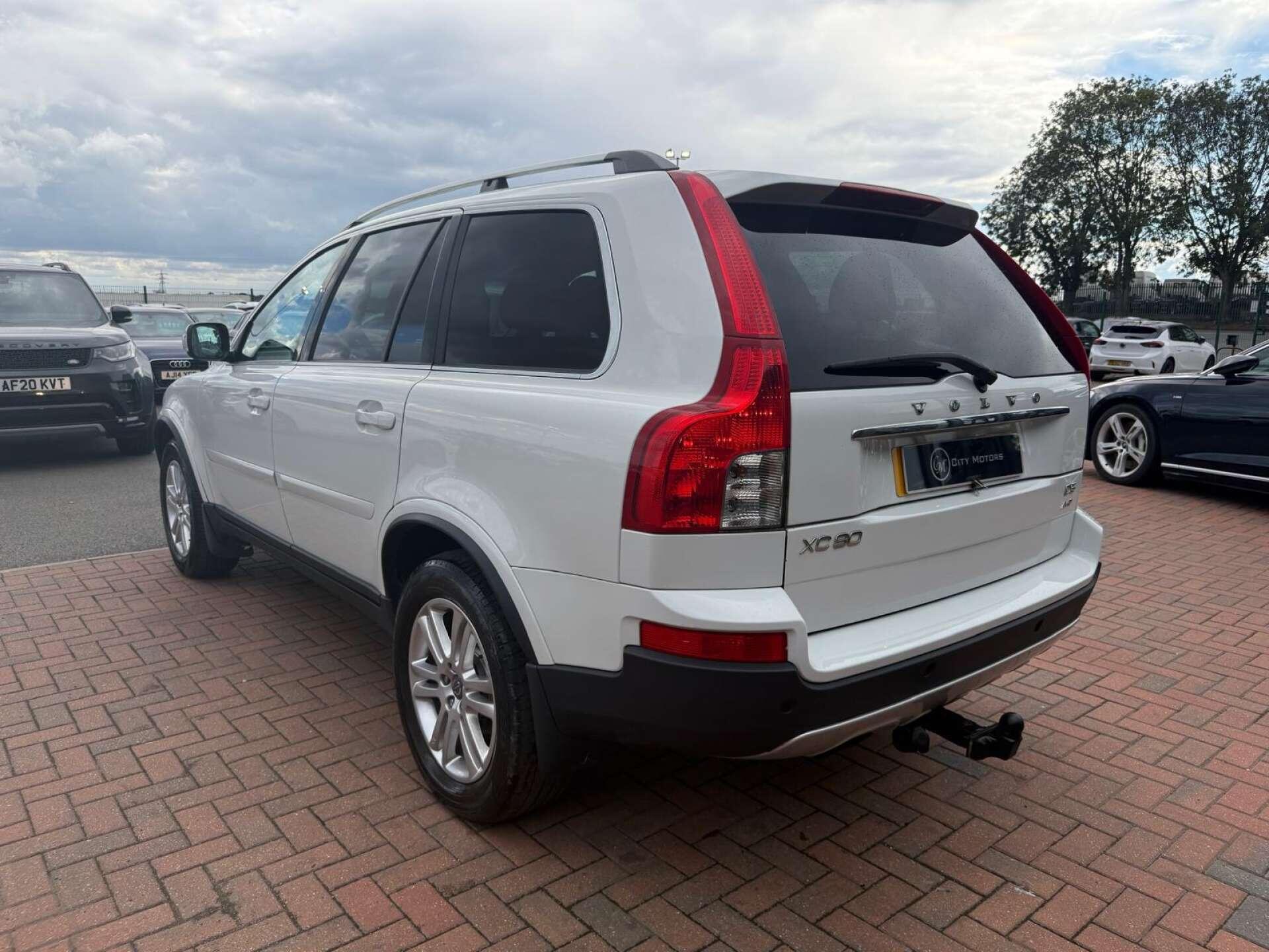 Volvo XC90 view 15