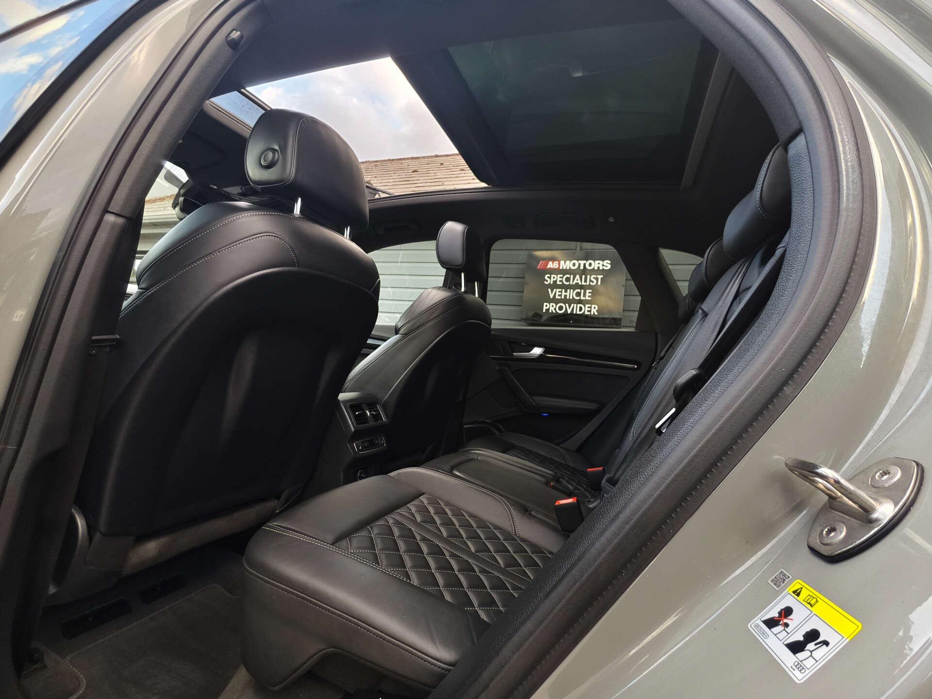 Audi SQ5 view 25