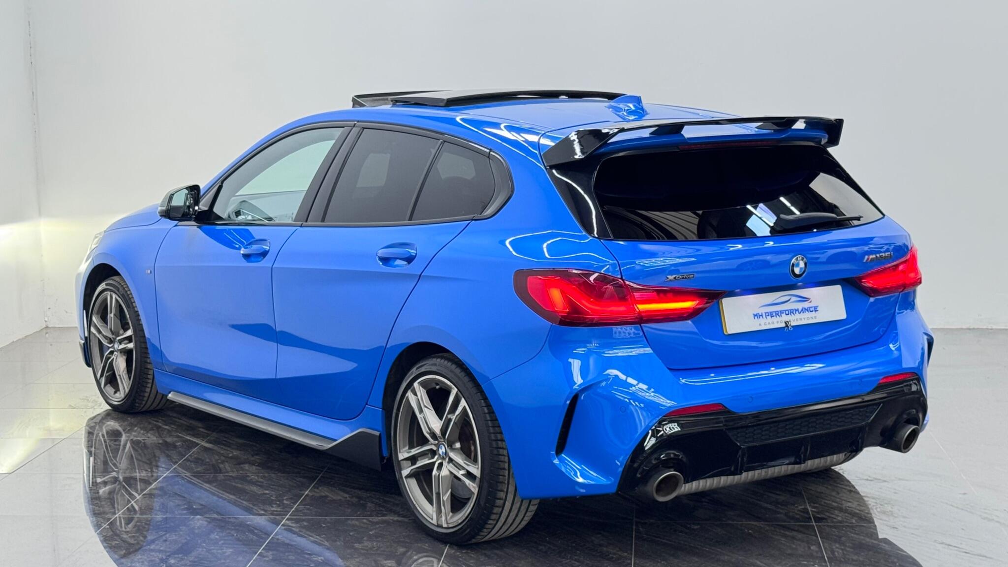 BMW 1 Series view 36