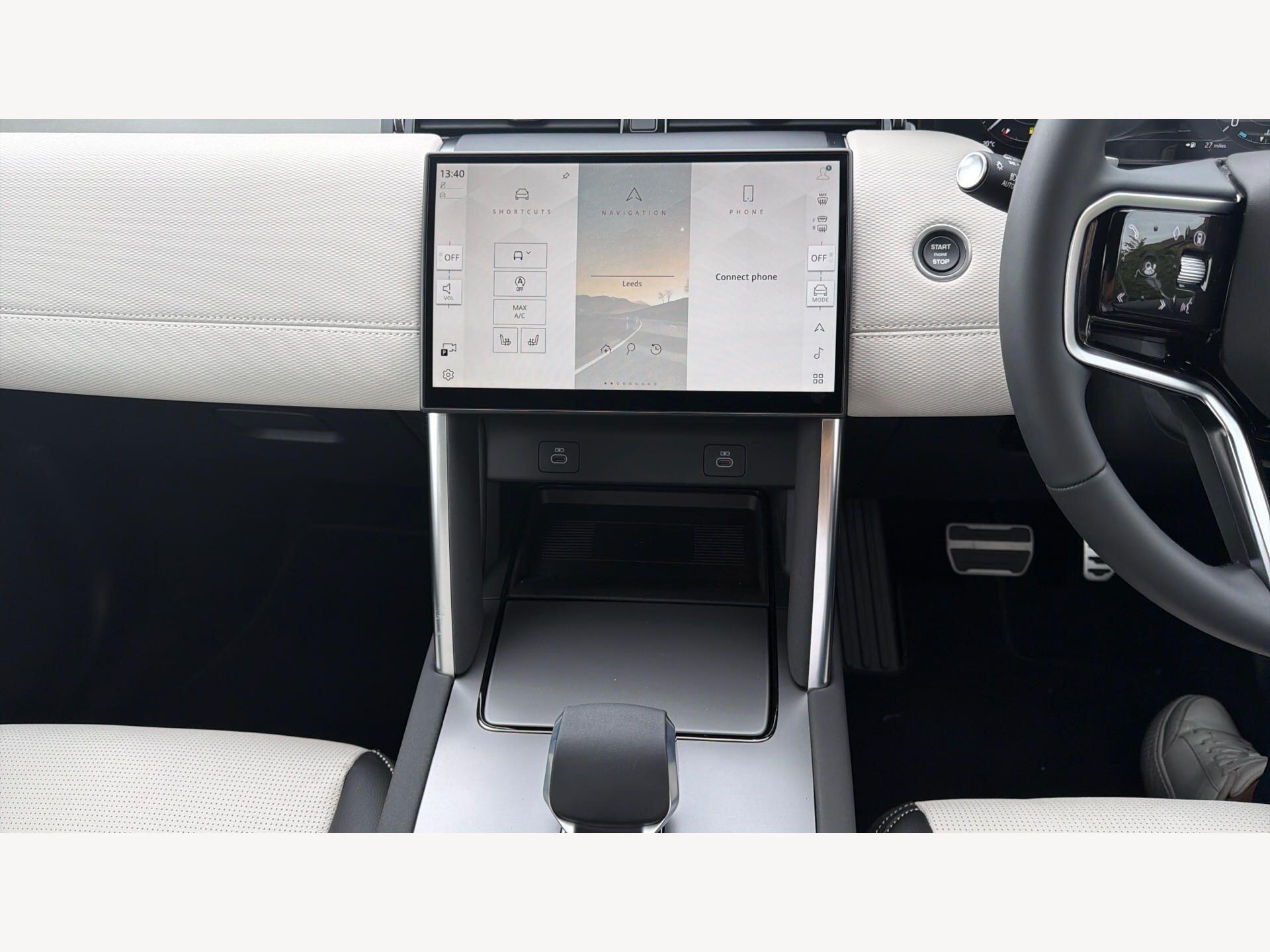 Land Rover Discovery Sport view 17