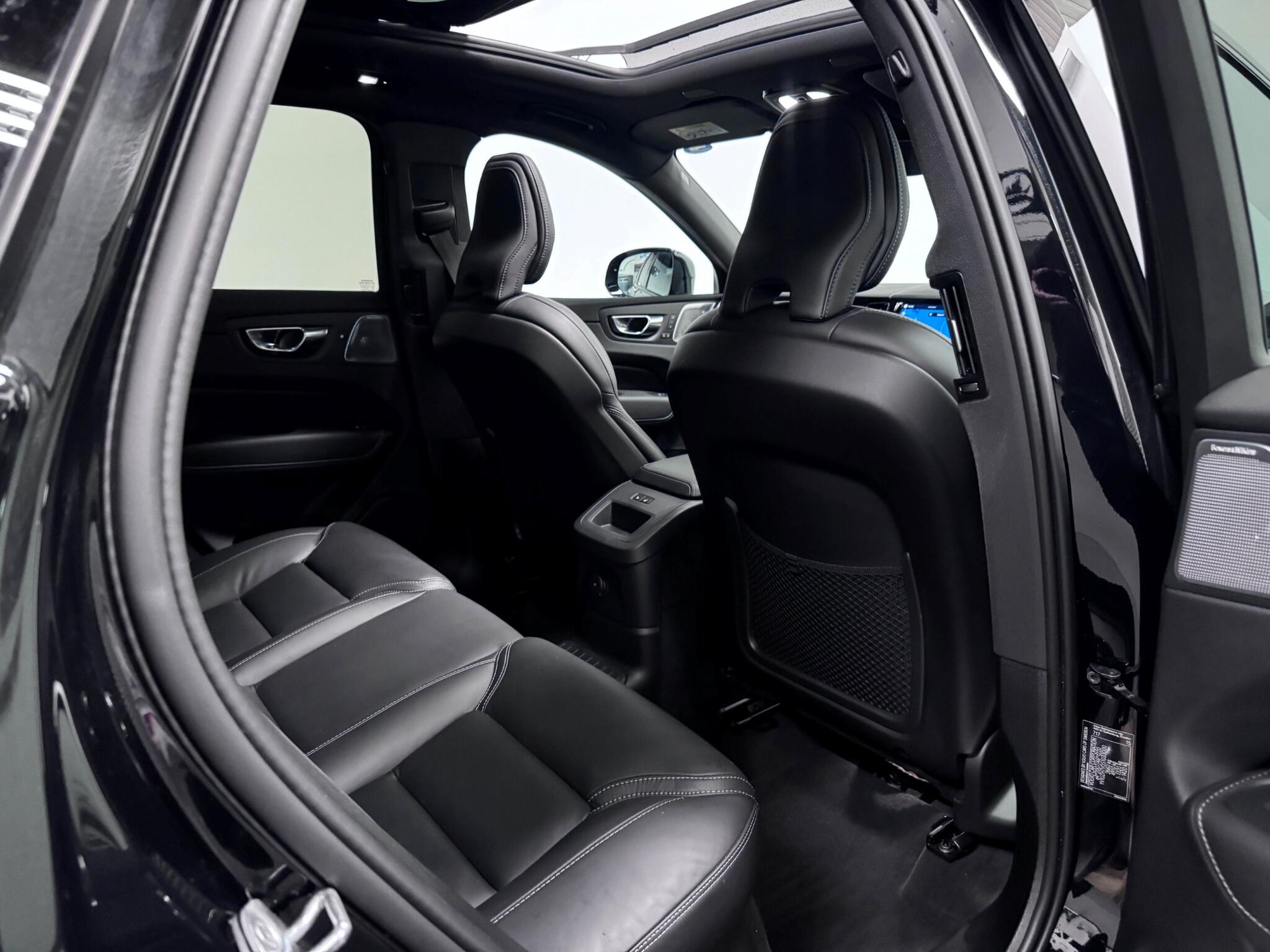 Volvo XC60 view 29