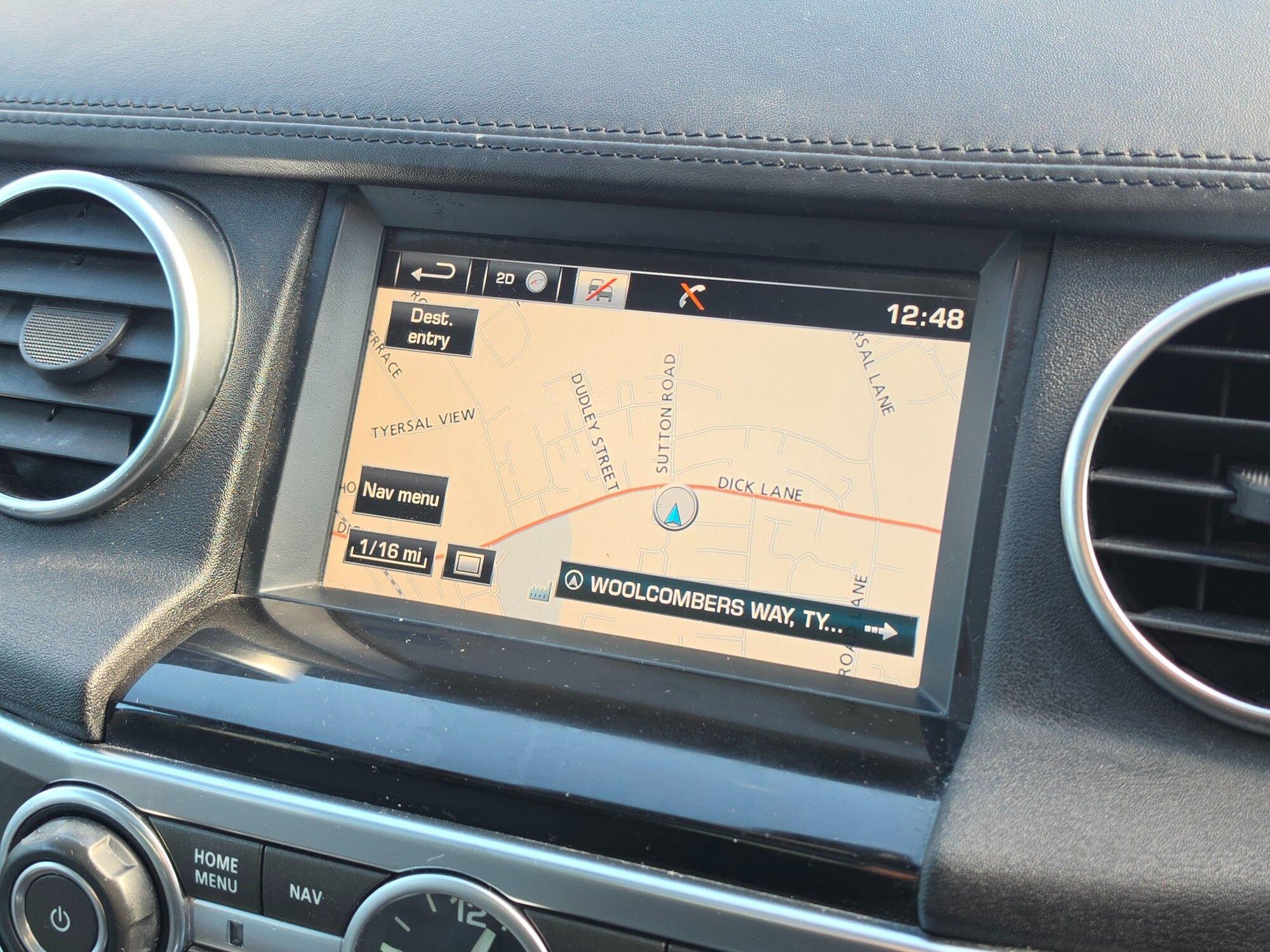 Land Rover Discovery view 34