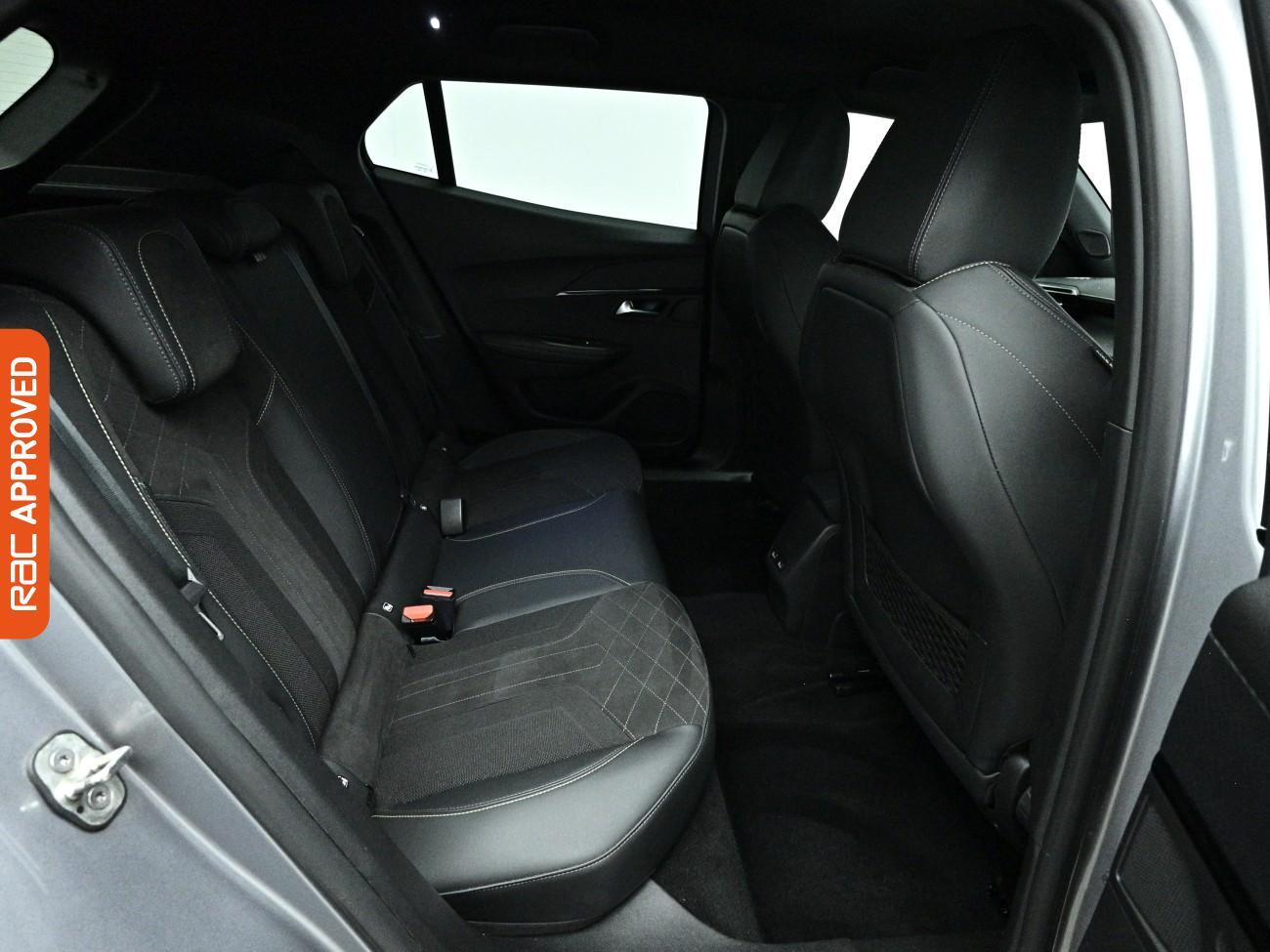 Peugeot E-2008 view 13