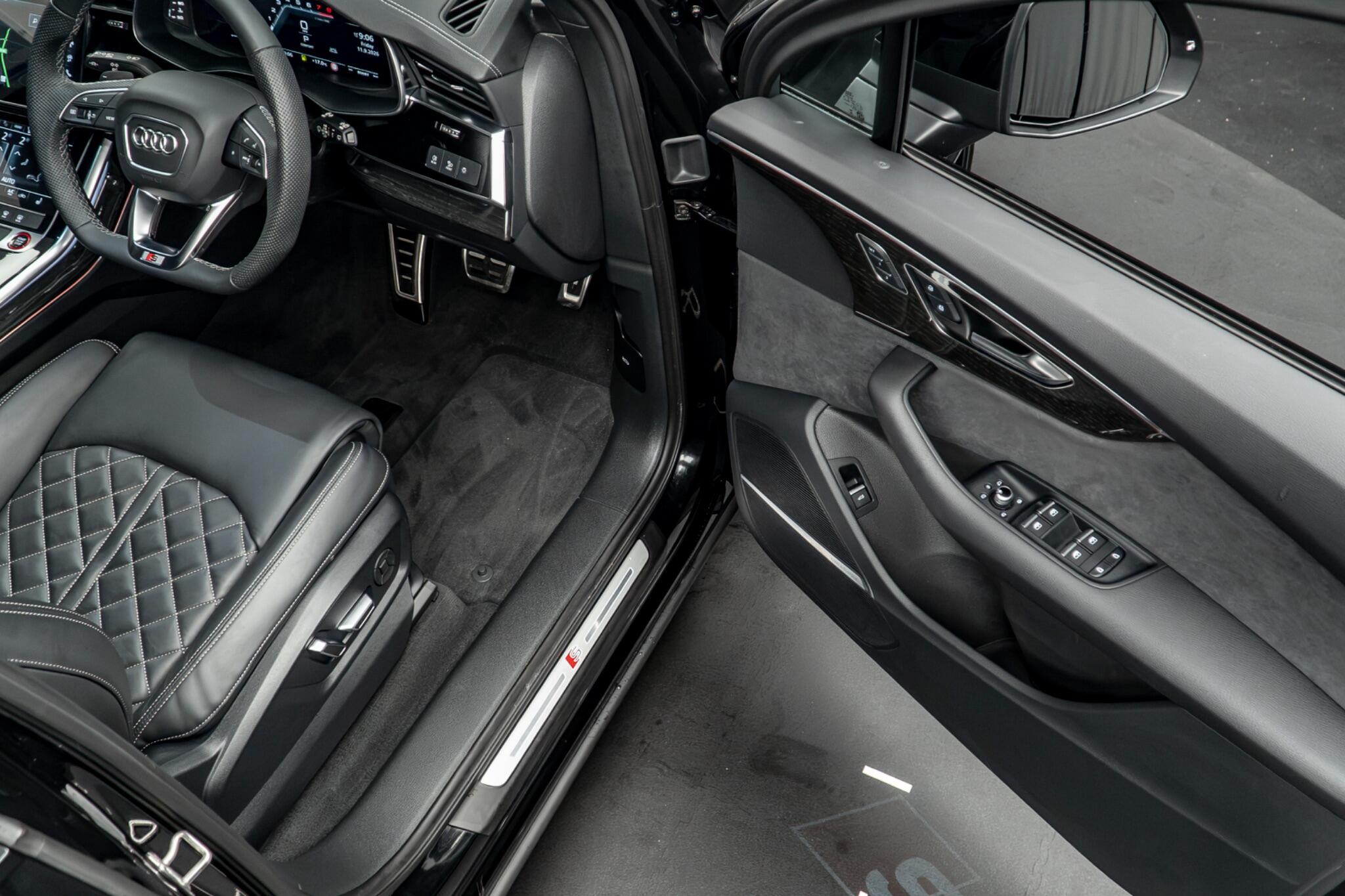 Audi SQ7 view 30