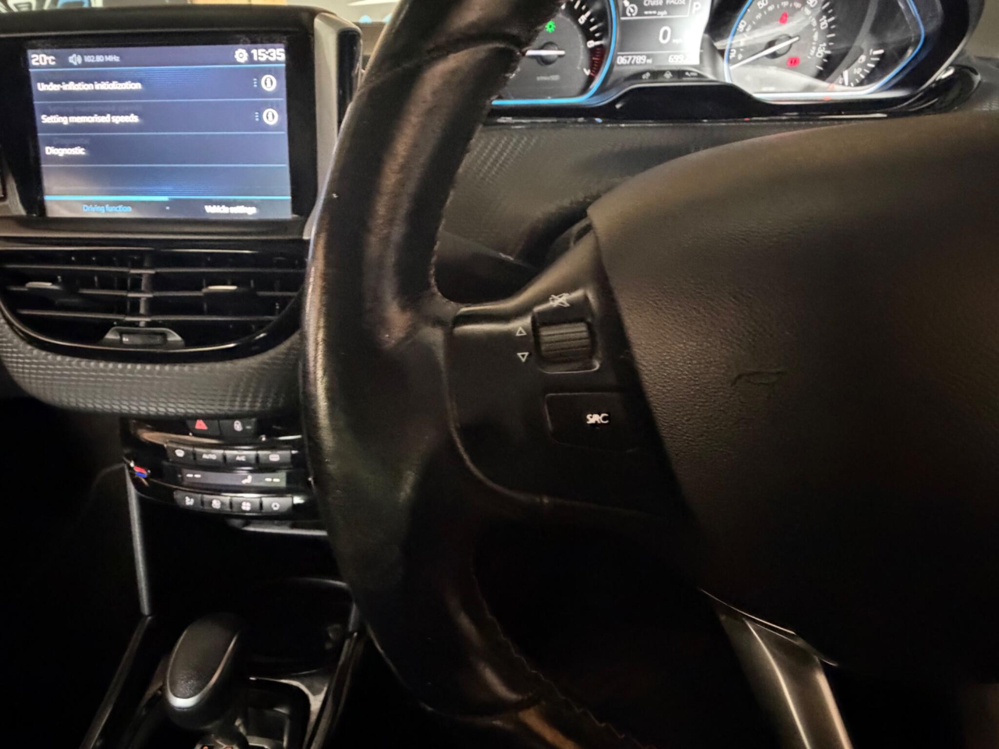 Peugeot 2008 view 17