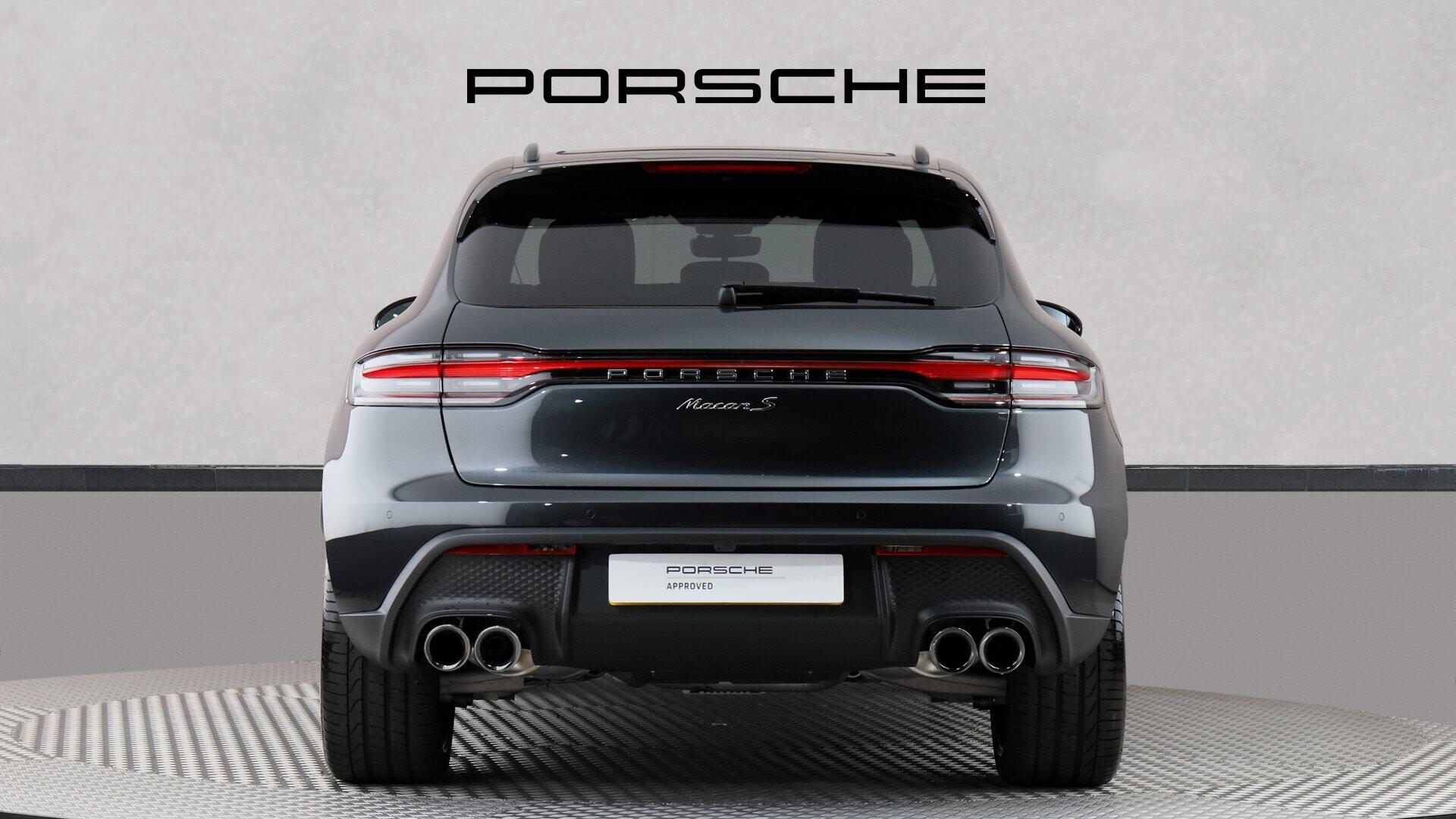 Porsche Macan view 5