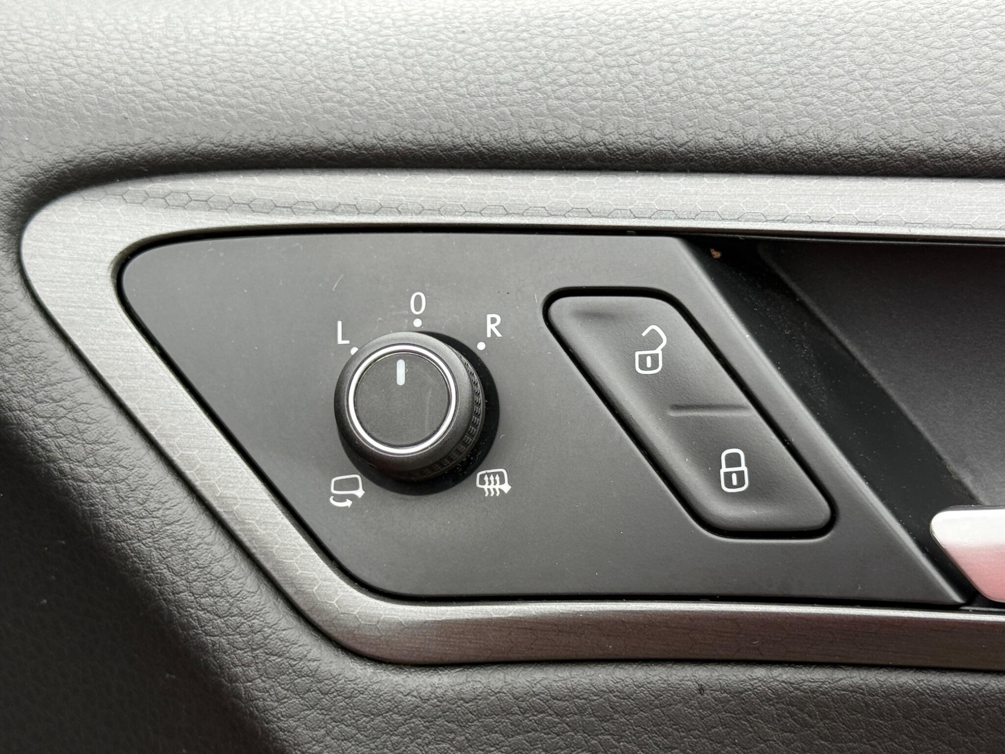 Volkswagen Golf - Image 14