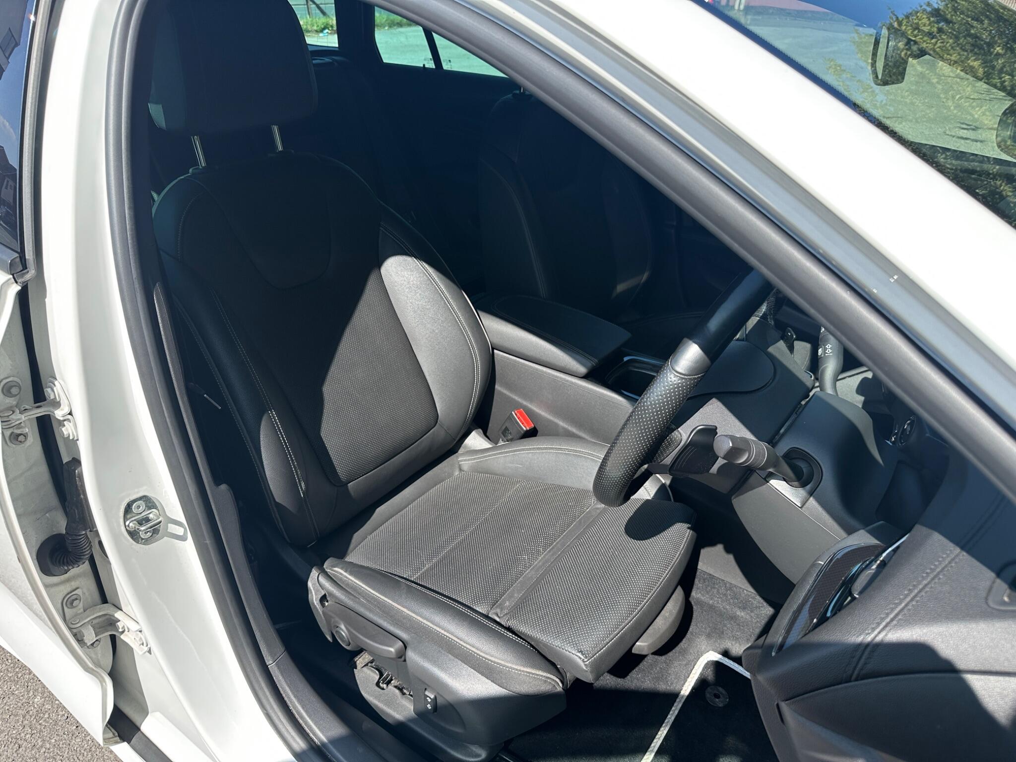 Vauxhall Insignia view 12