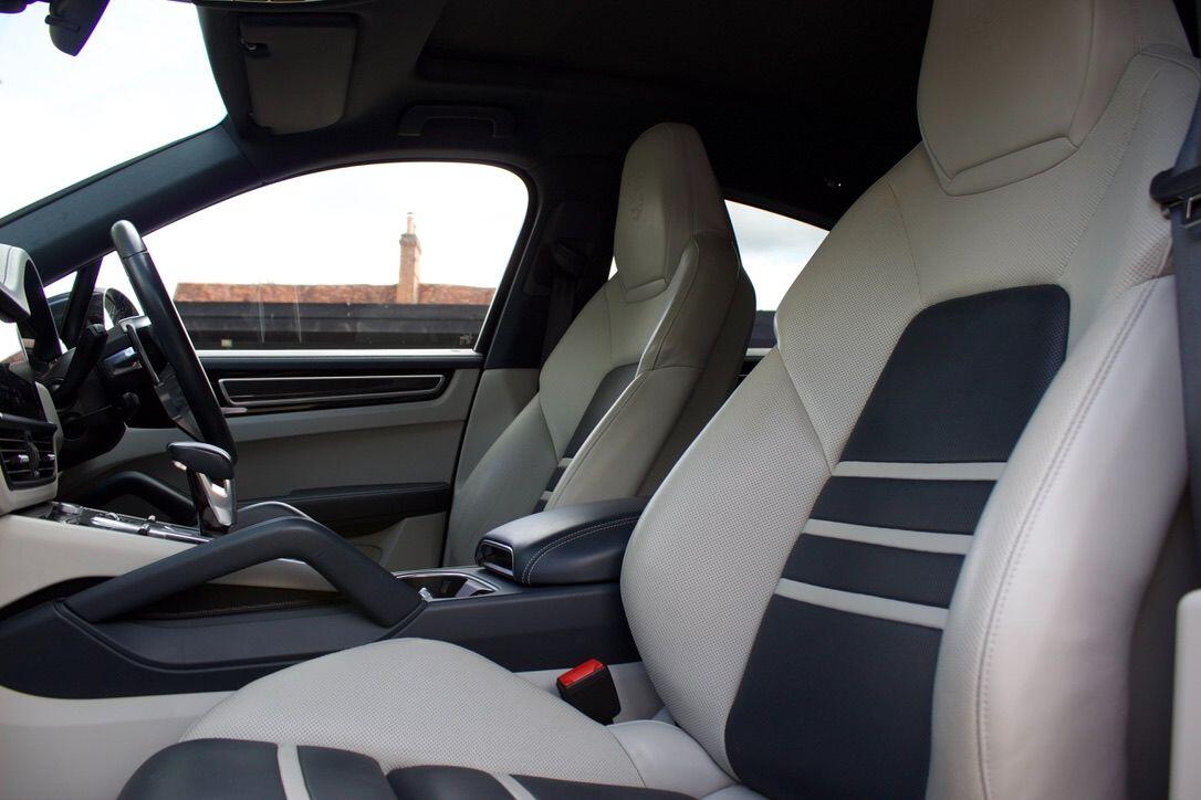 Porsche Cayenne view 20