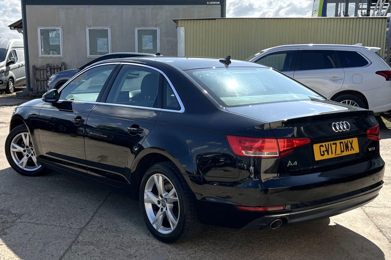 Audi A4 view 4