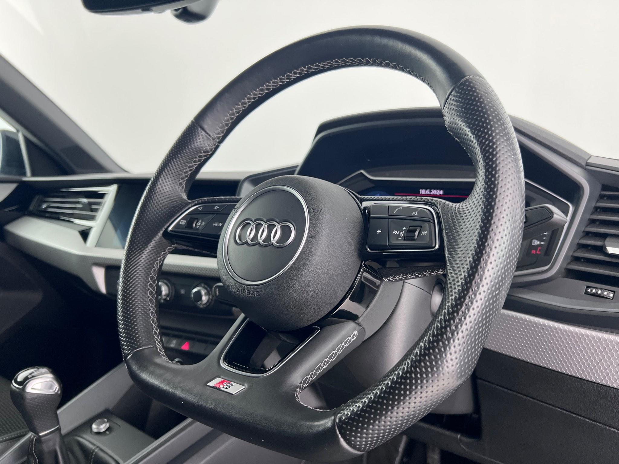 Audi A1 view 13
