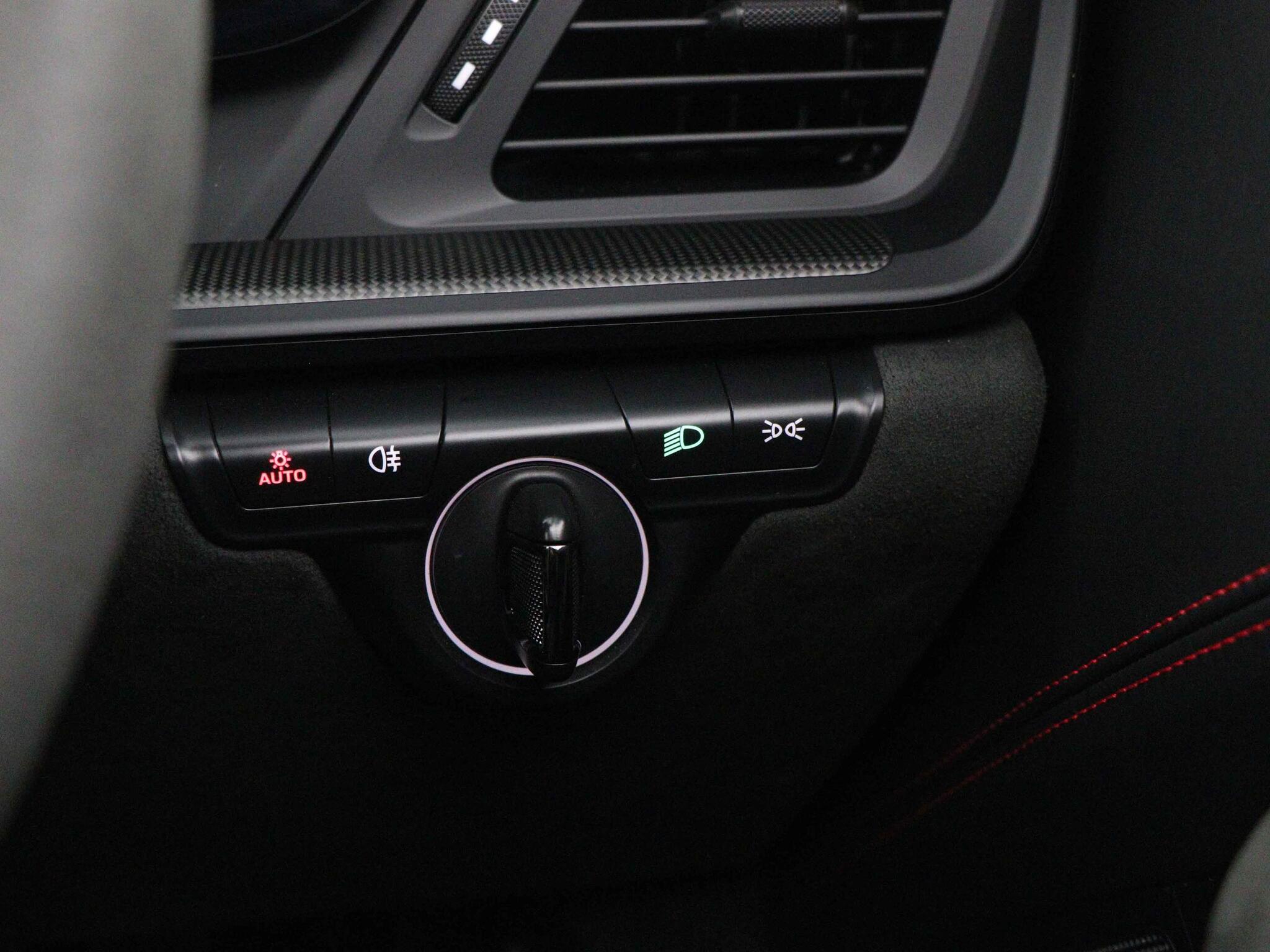 Porsche 911 view 40