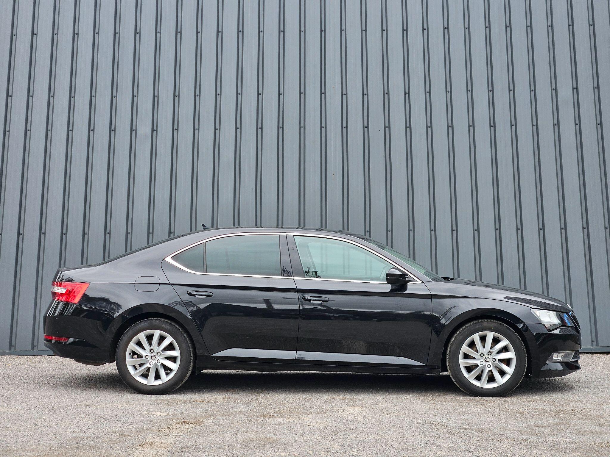2019 Skoda Superb image 4