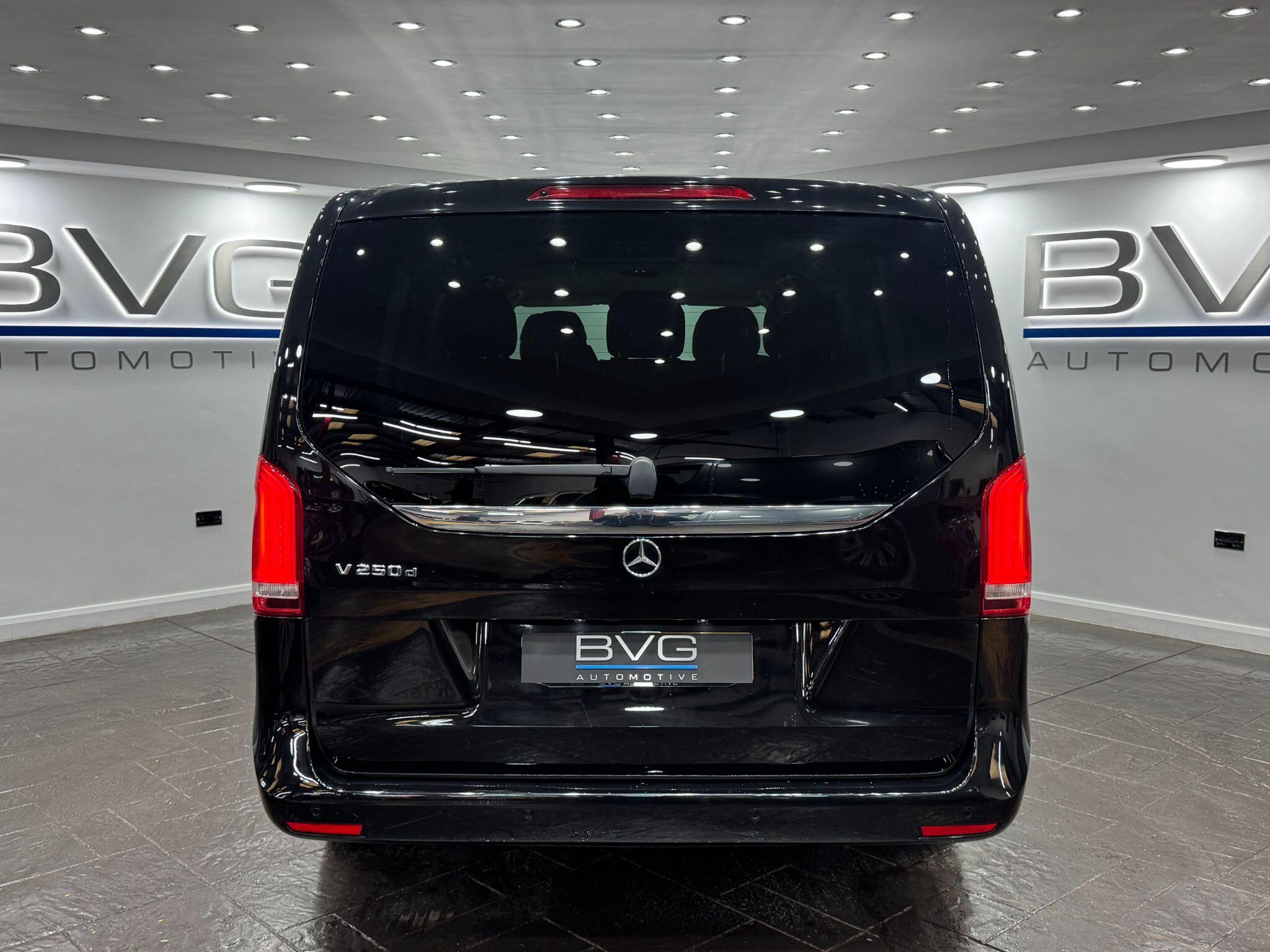 Mercedes-Benz V-Class view 18