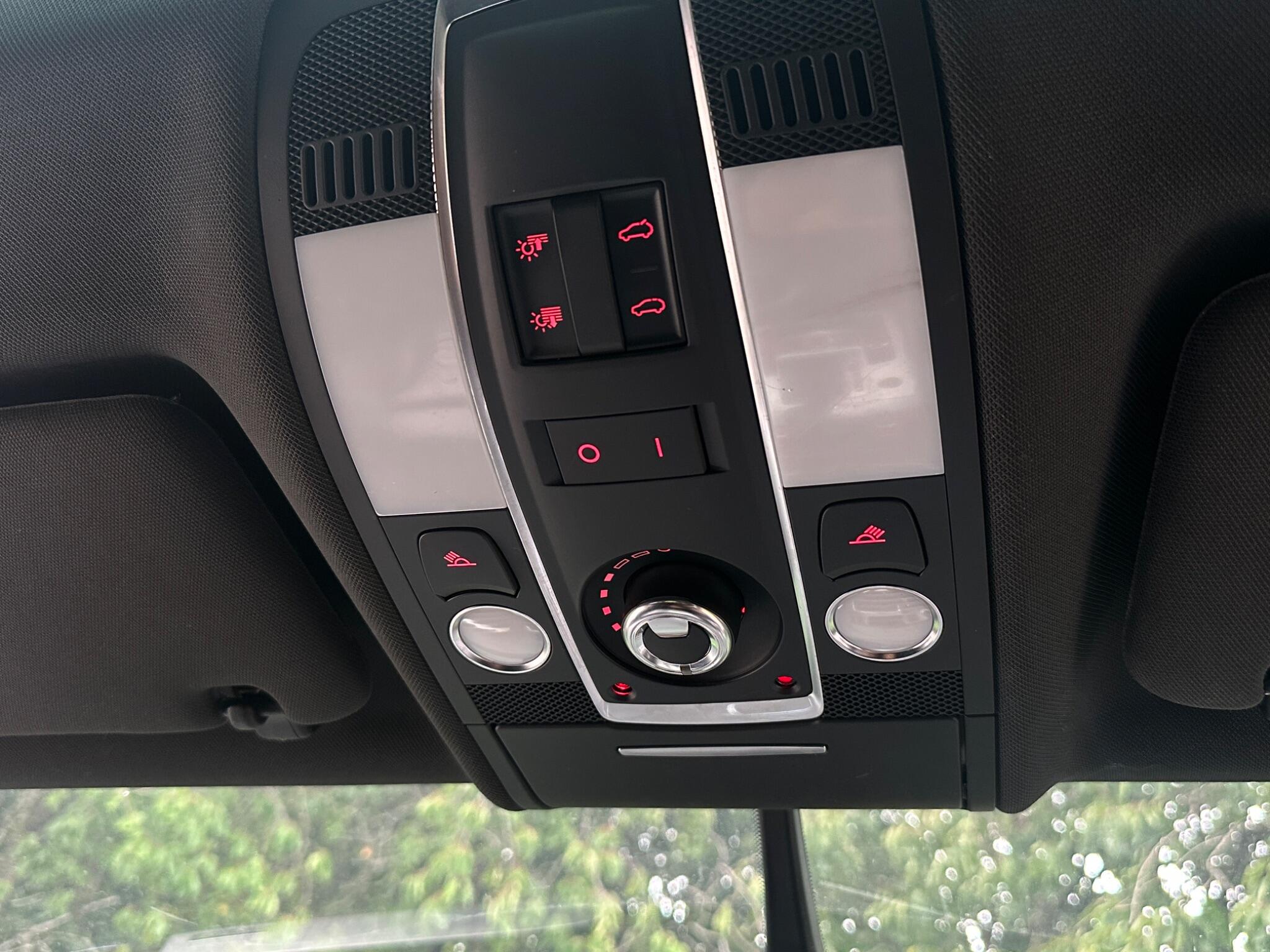 Audi Q7 view 17