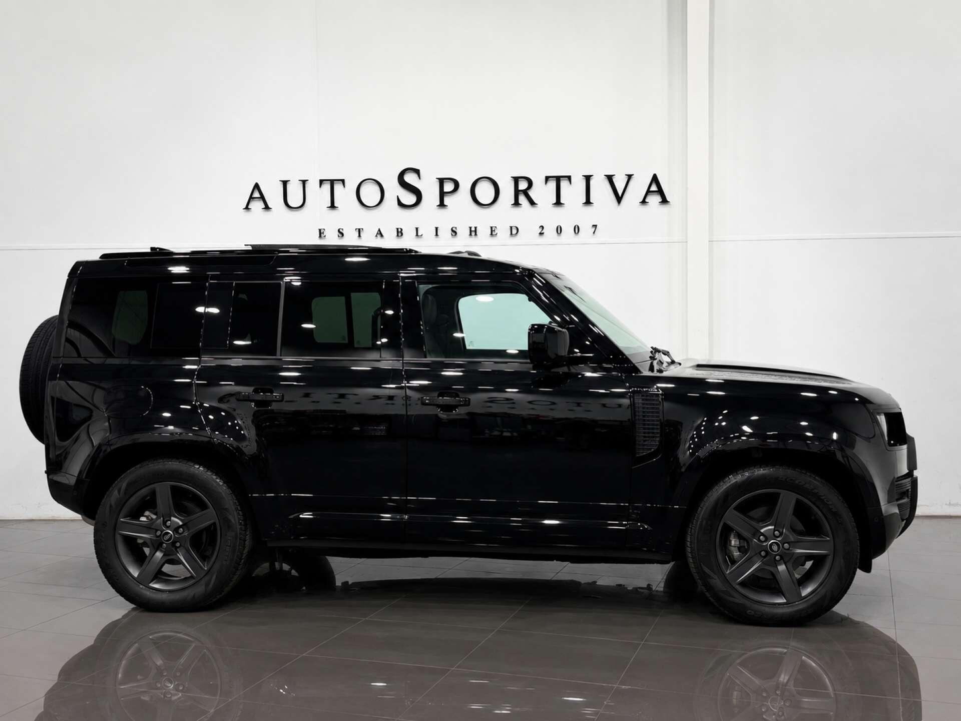 Land Rover Defender view 3