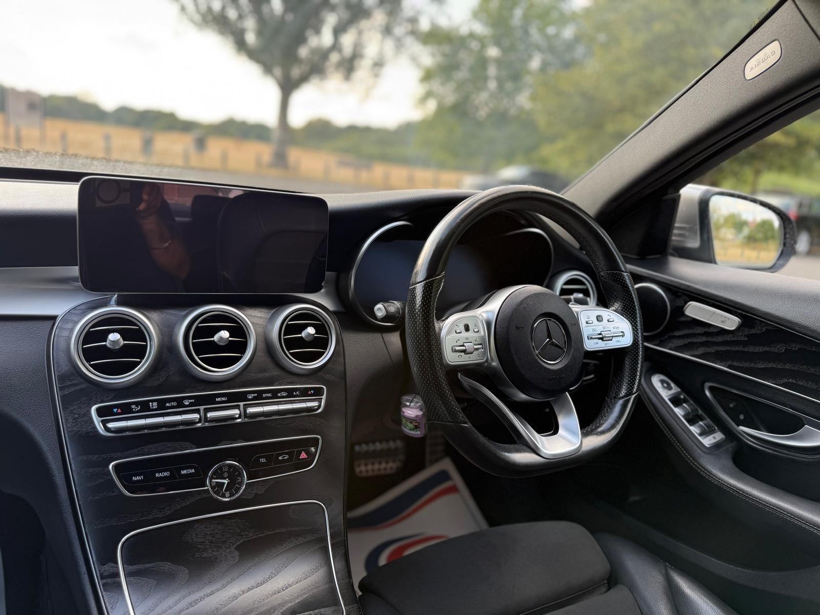 Mercedes-Benz C-Class view 25