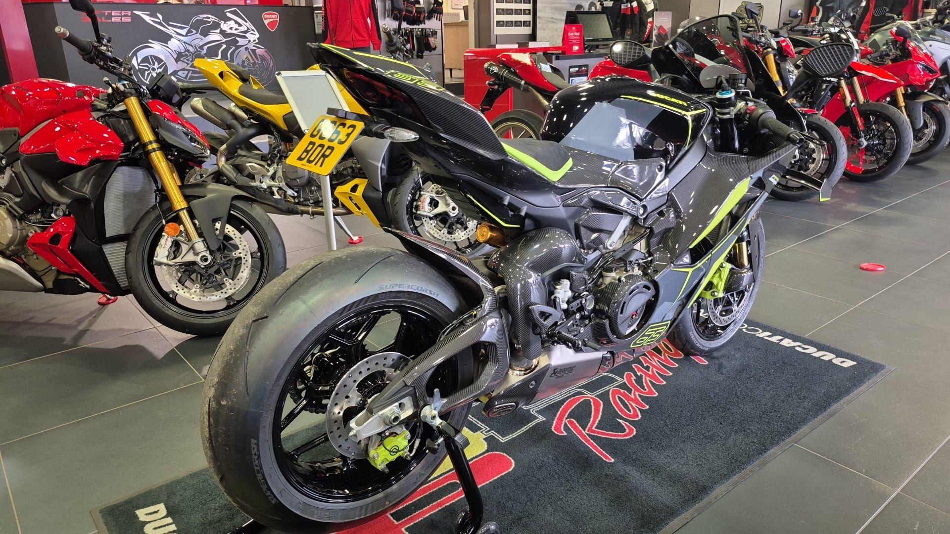 Ducati Panigale V4 view 5