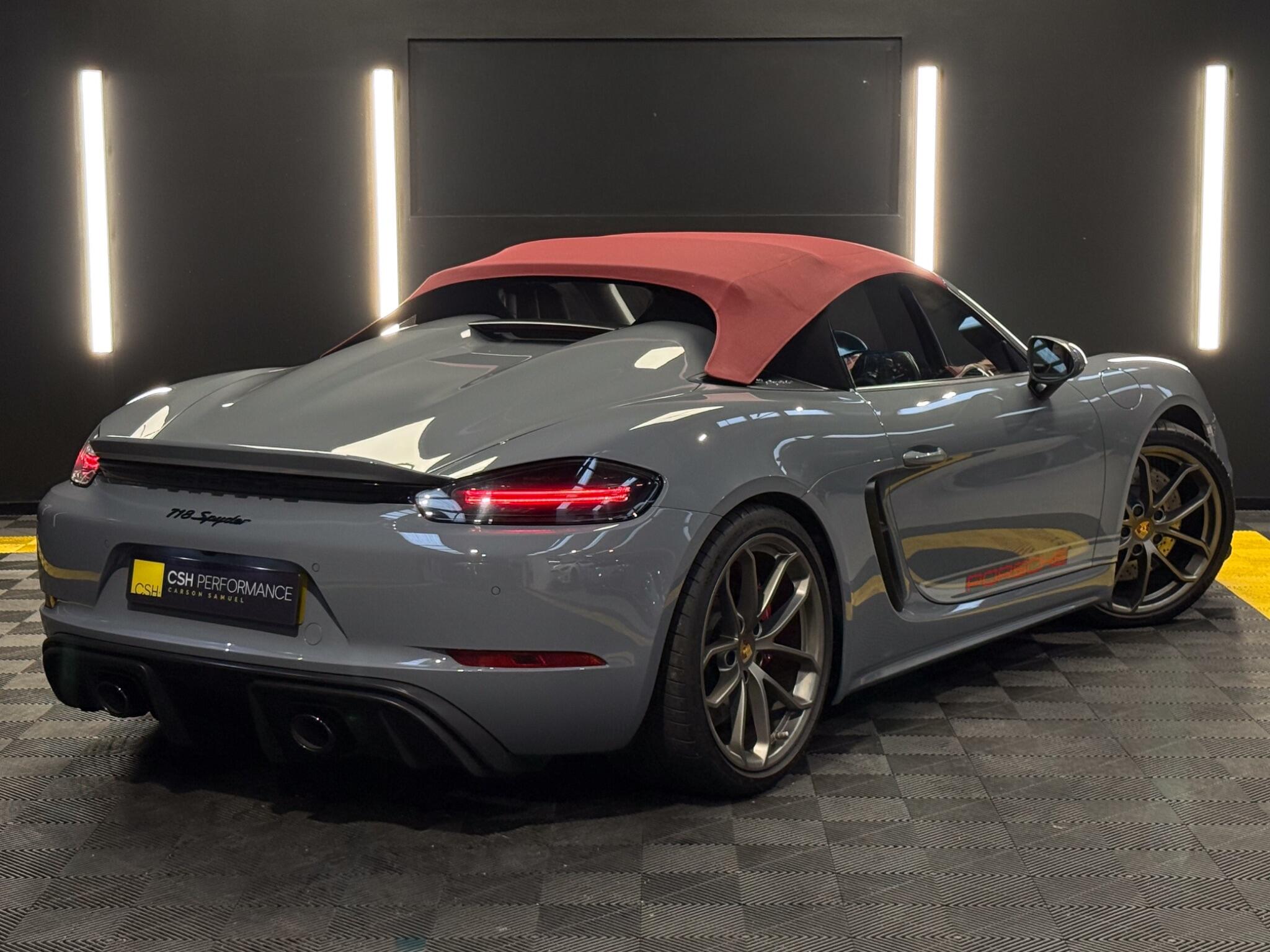 Porsche 718 Spyder view 5