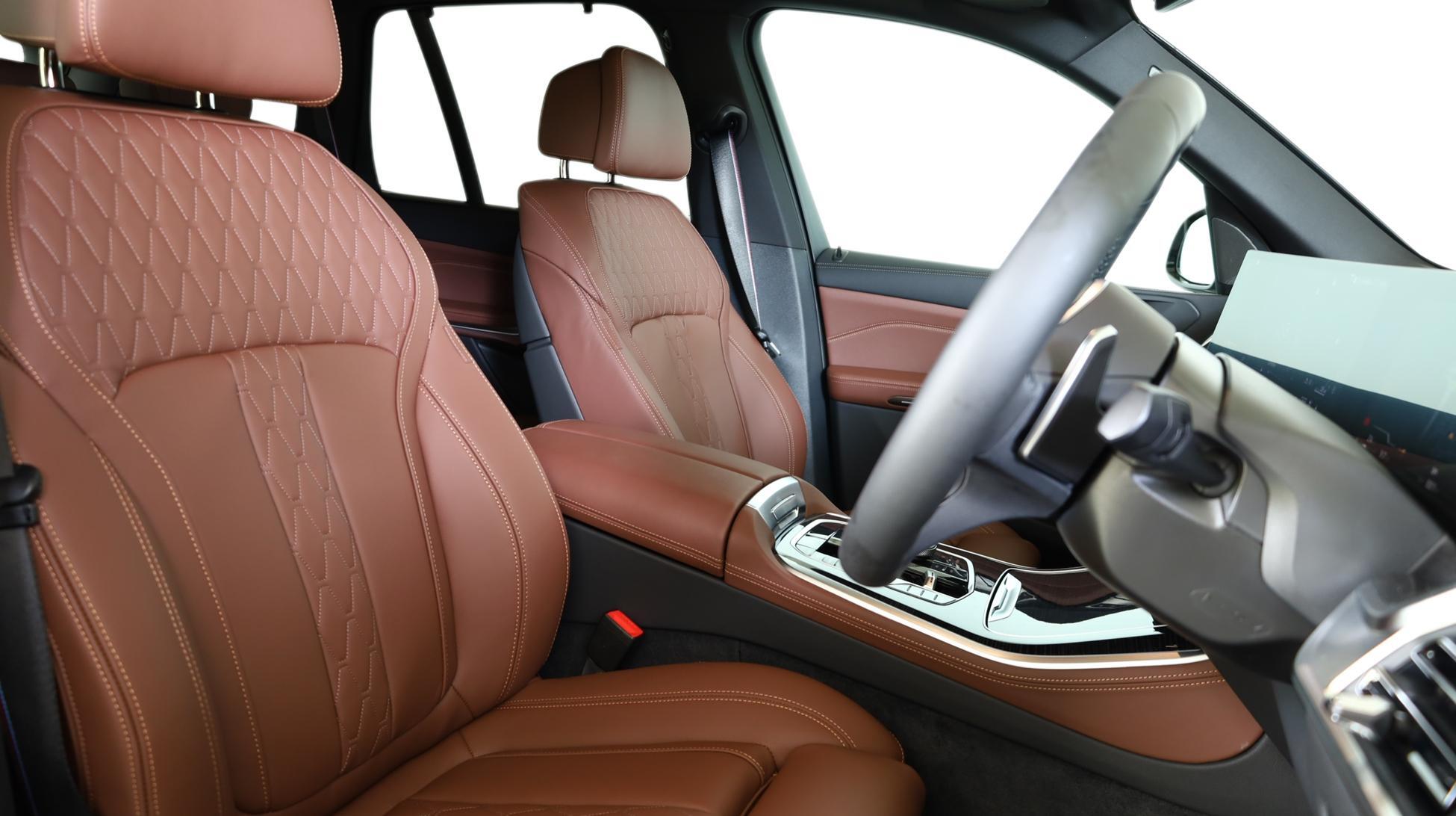 BMW X5 view 11