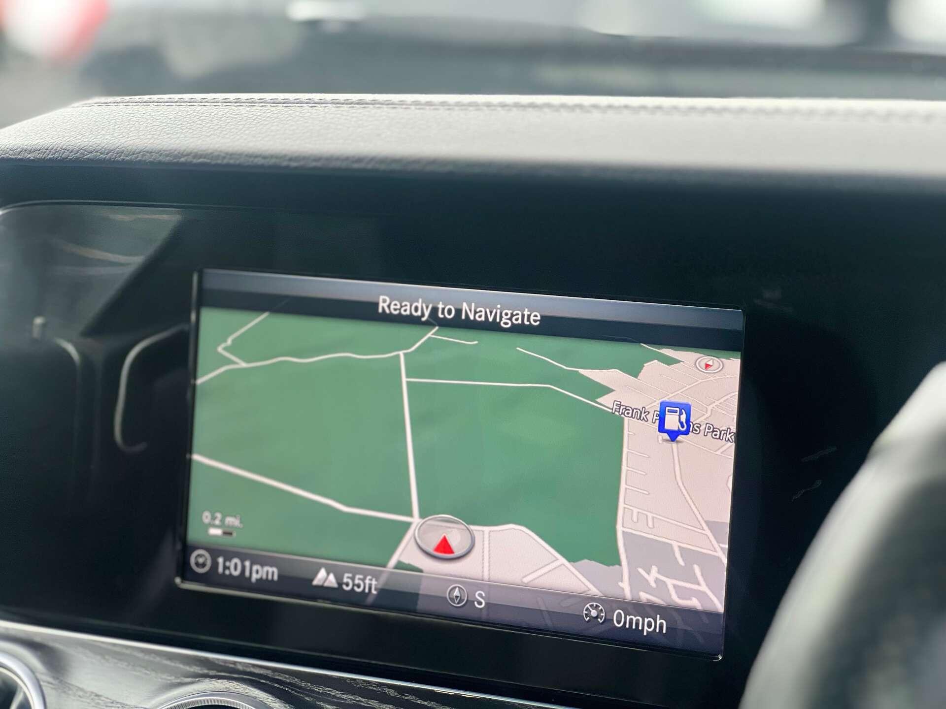 Mercedes-Benz E-Class view 26