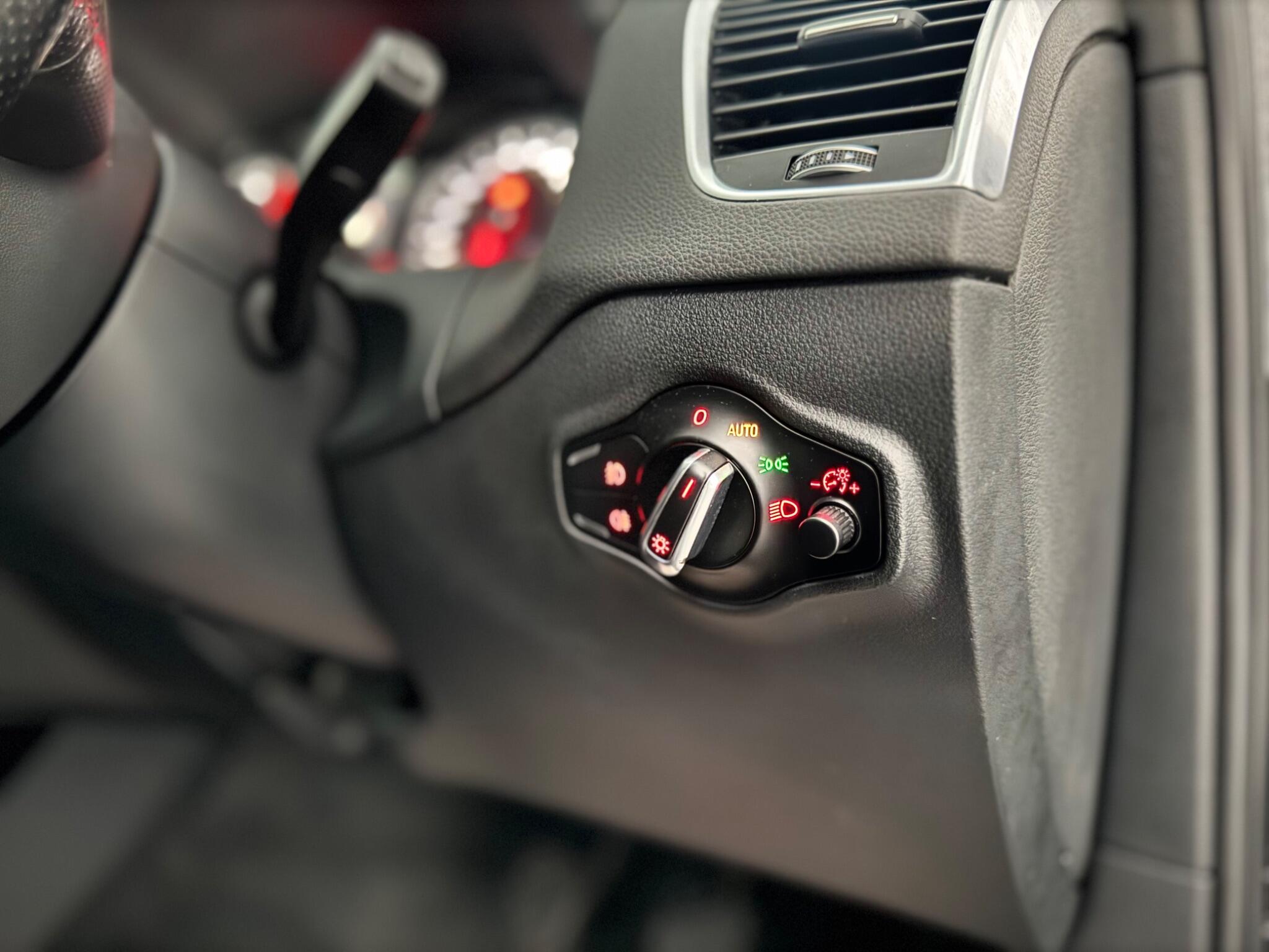 Audi Q5 view 25
