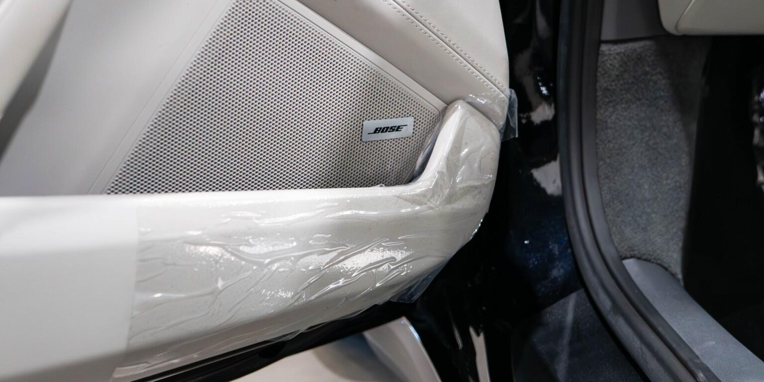 Porsche 911 view 30