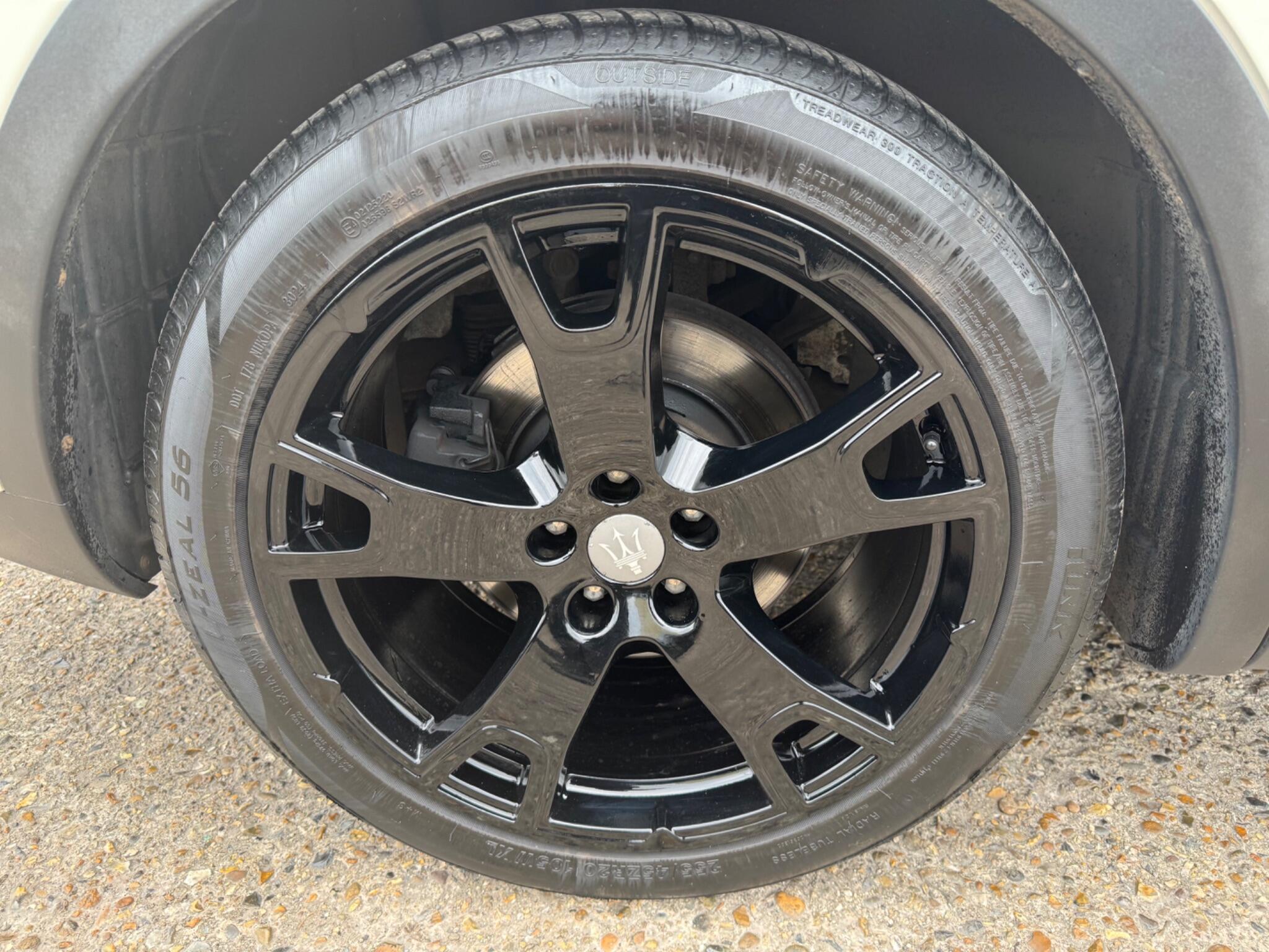 Maserati Levante view 46