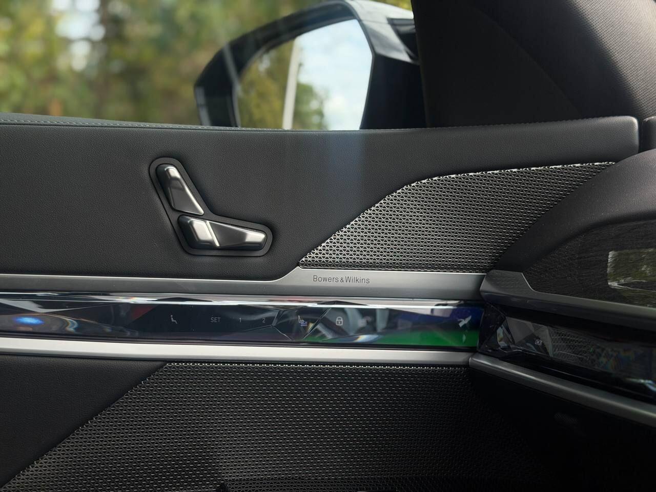 BMW 7 Series view 54