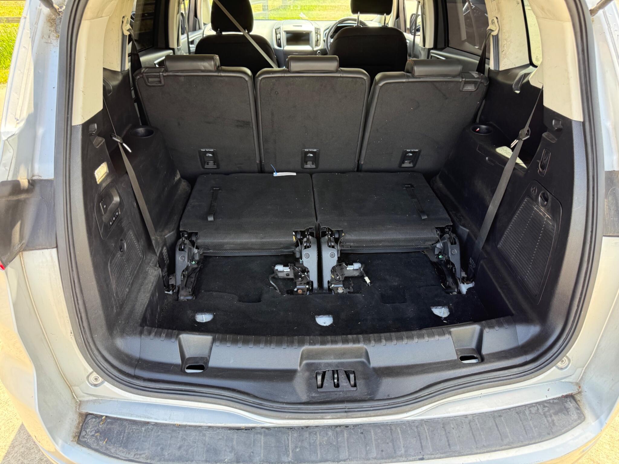 Ford S-Max 2.0 TDCi Titanium Euro 6 (s/s) 5dr — photo 46 of 102