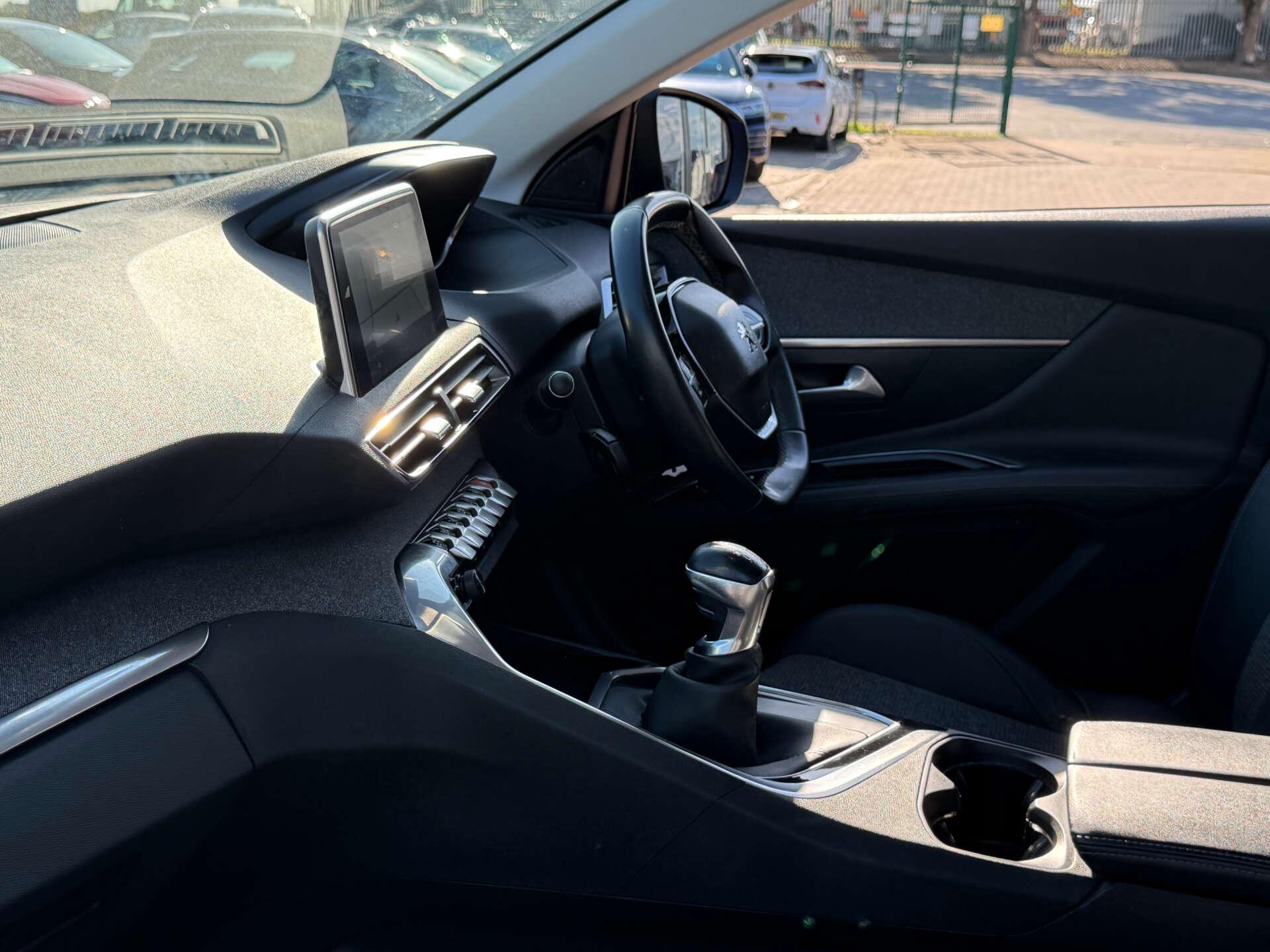 Peugeot 3008 view 71
