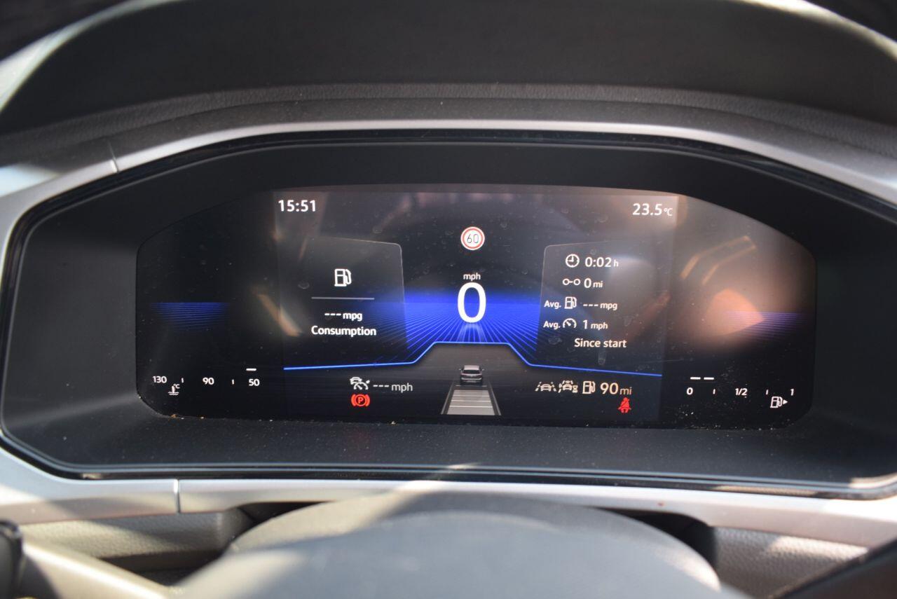 Volkswagen T-Roc view 22