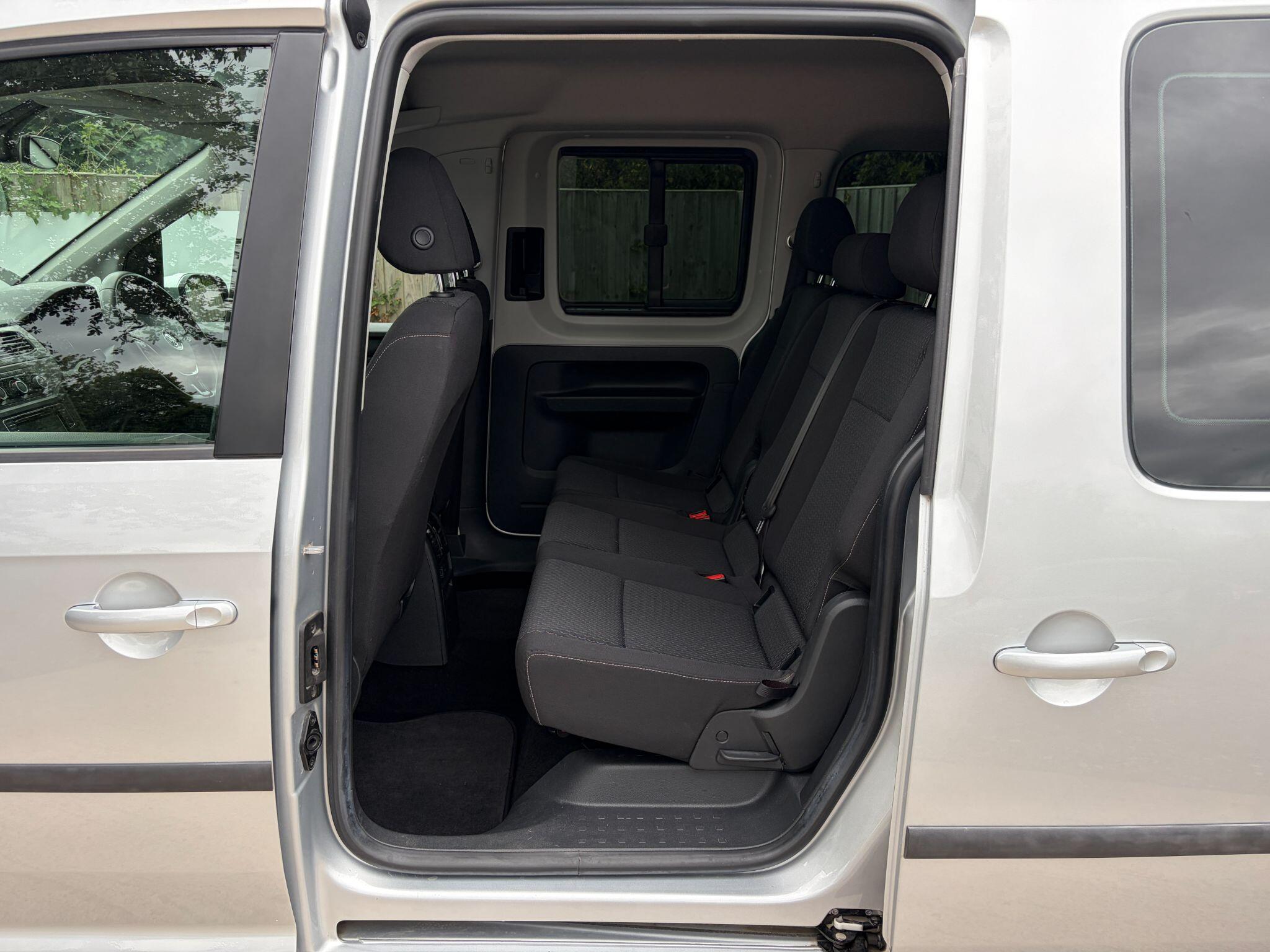 Volkswagen Caddy Maxi Life view 13