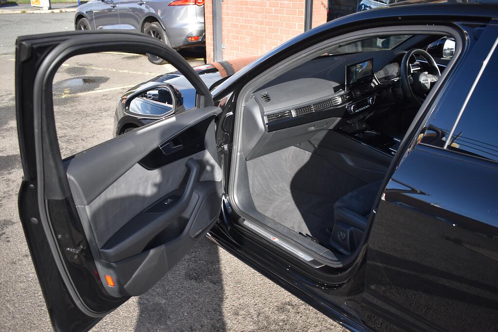 Audi A4 view 36