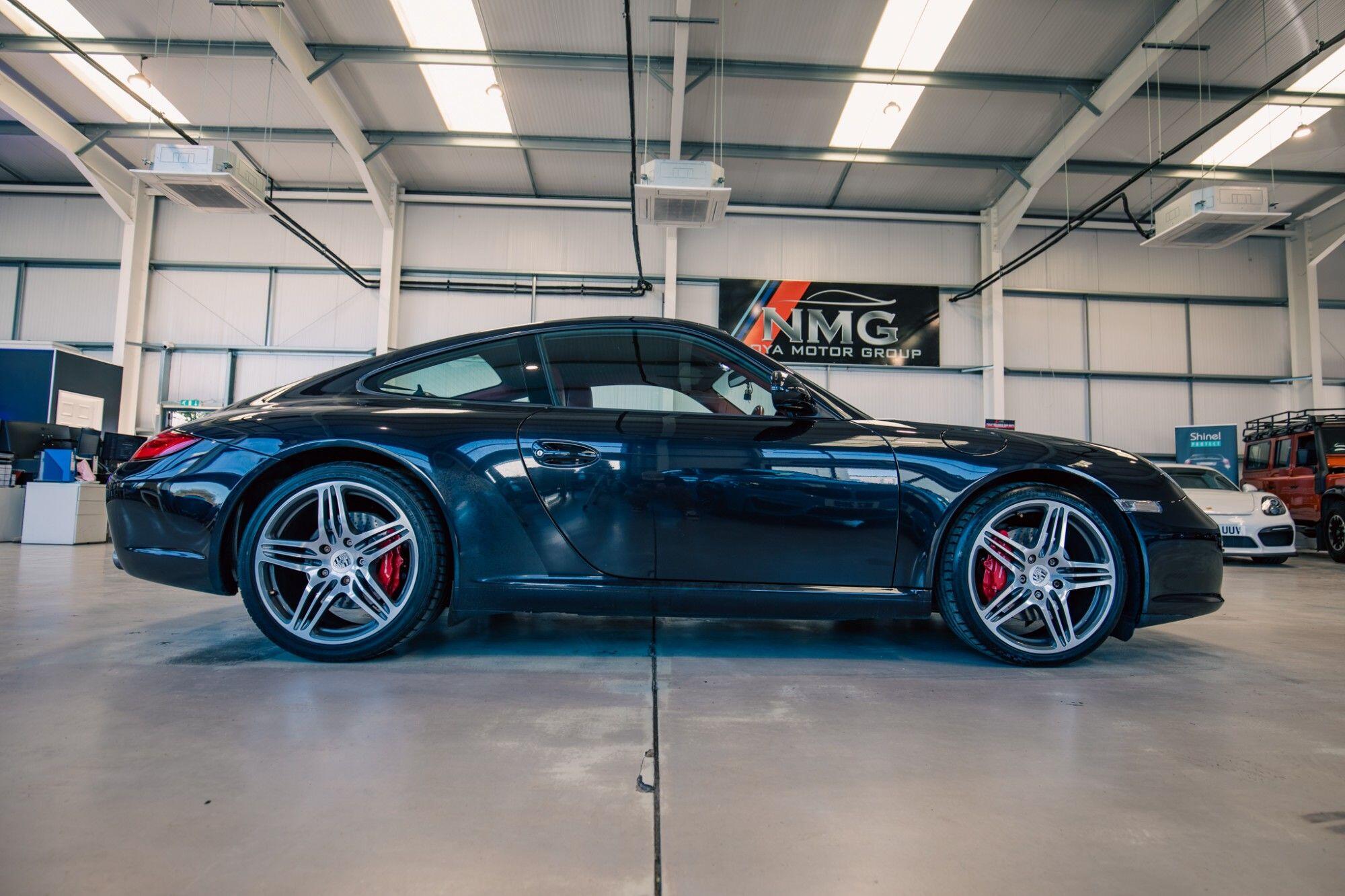 Porsche 911 view 51