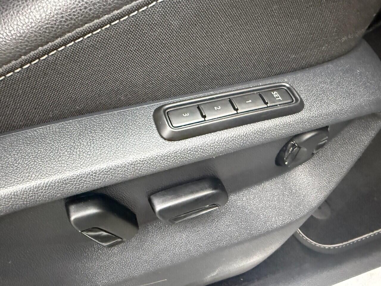Volkswagen Tiguan Allspace view 14