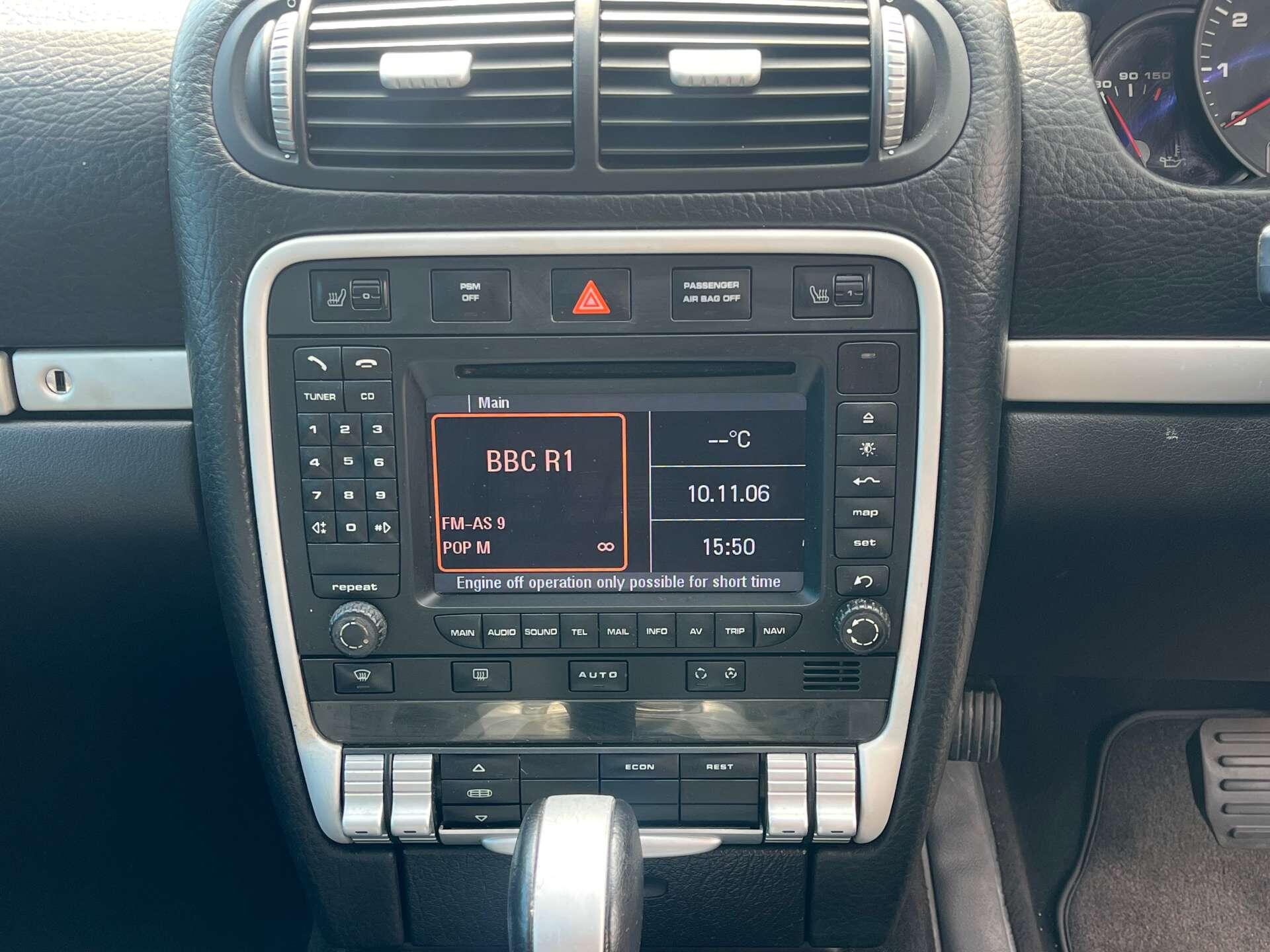 Porsche Cayenne view 14