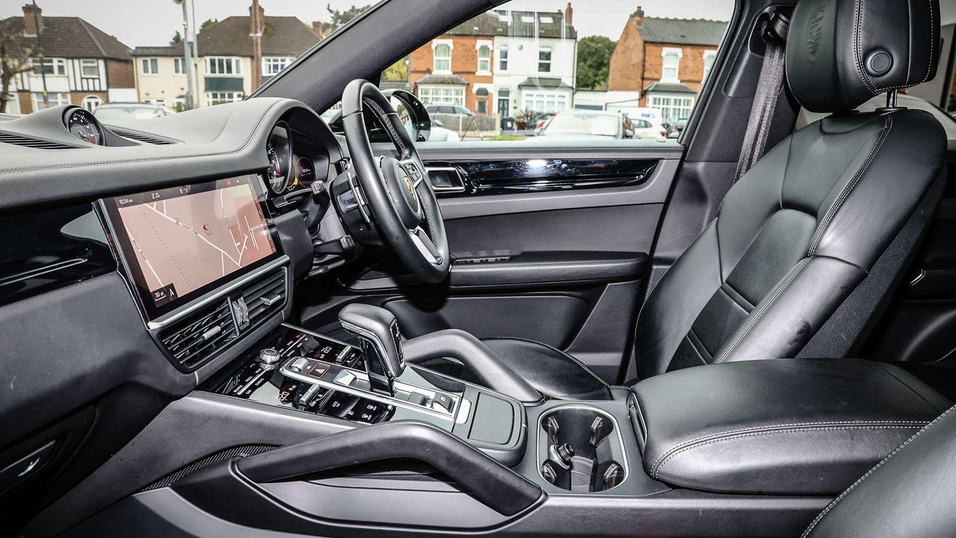 Porsche Cayenne view 13