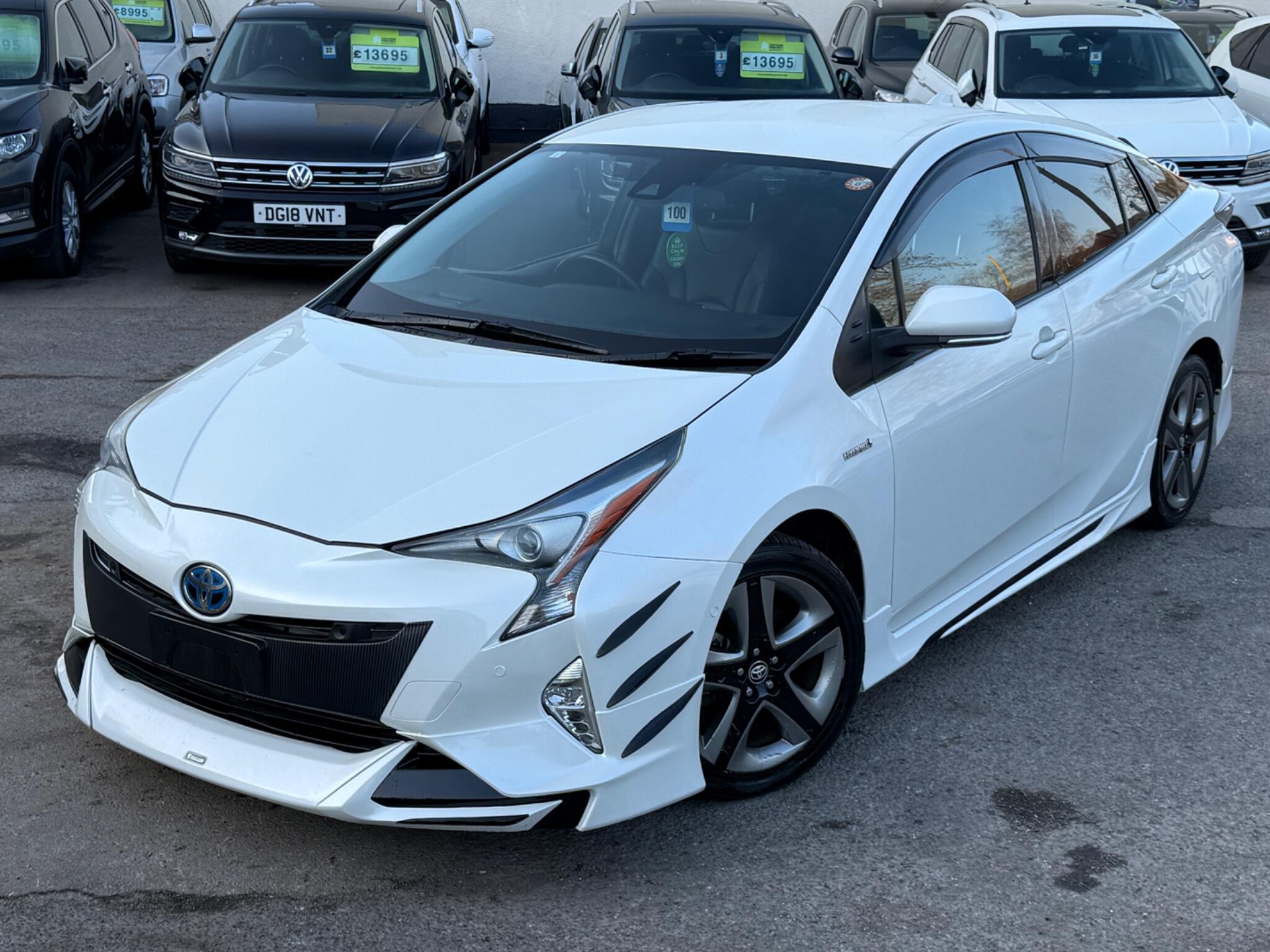 Toyota Prius - Image 10