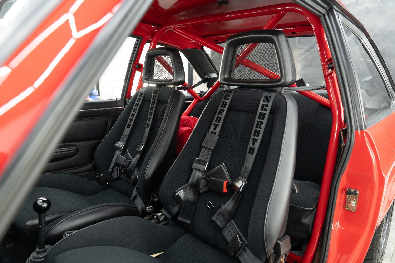 Ford Escort view 8