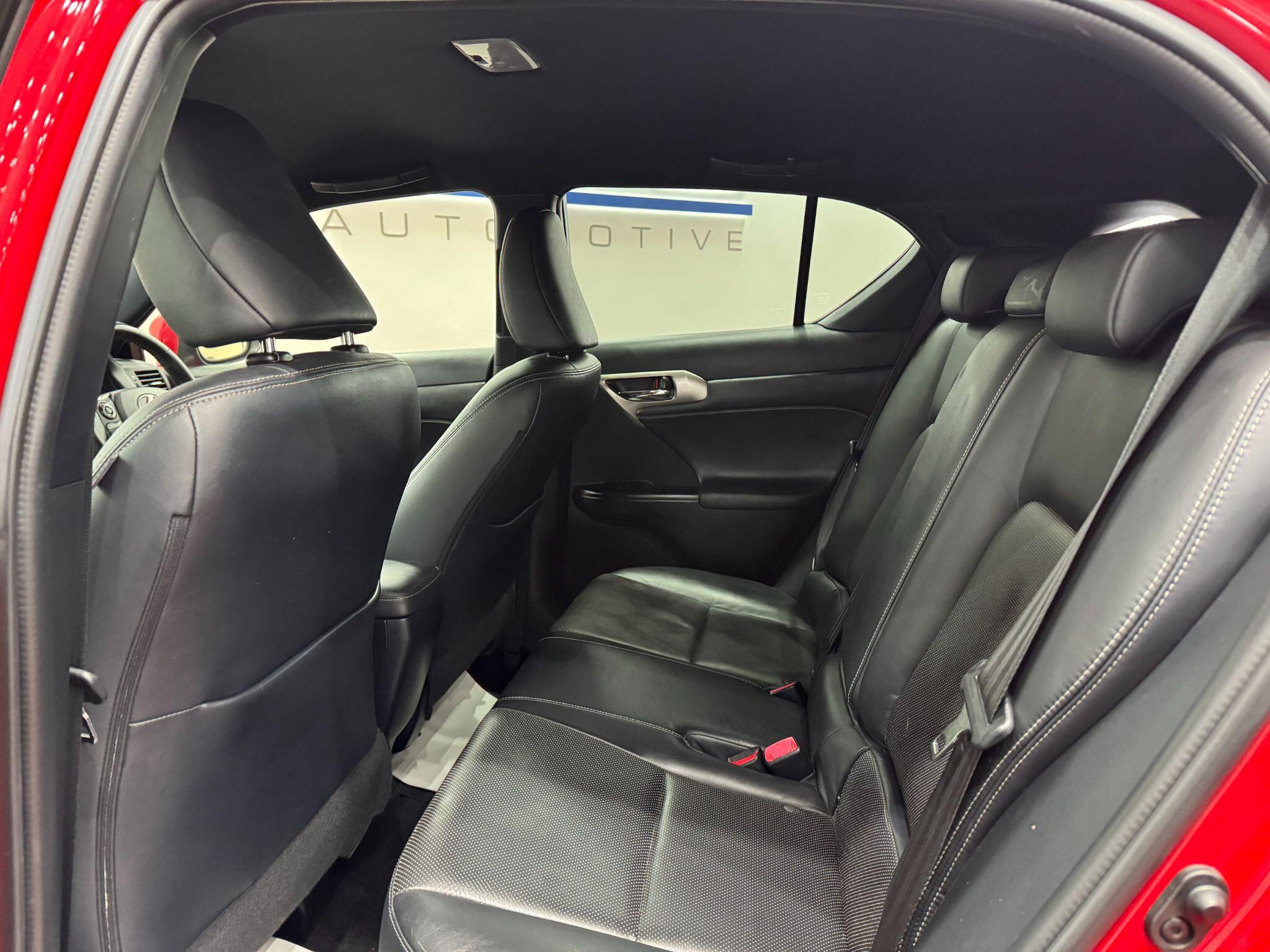 Lexus CT view 33
